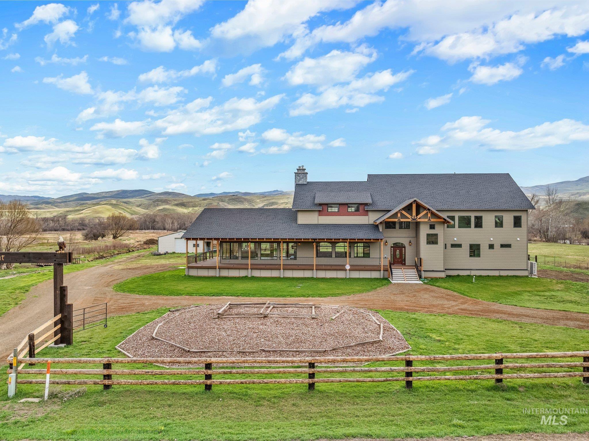 46131 SNAKE RIVER RD, Richland, Oregon 97870-0000, 3 Bedrooms, 4 Bathrooms, Residential For Sale, Price $1,150,000,MLS 98983913