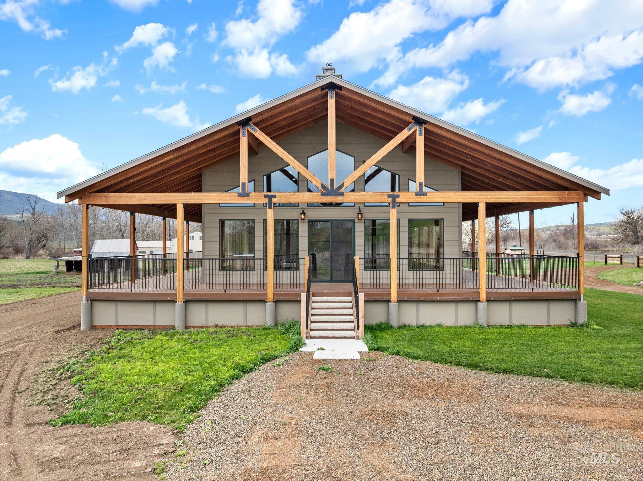 46131 SNAKE RIVER RD, Richland, Oregon 97870-0000, 3 Bedrooms, 4 Bathrooms, Residential For Sale, Price $1,150,000,MLS 98983913