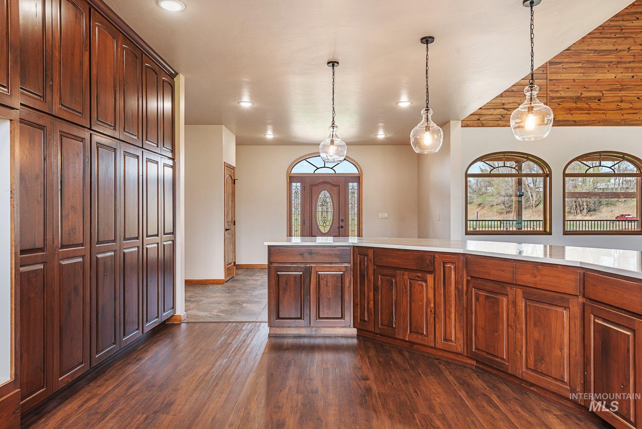 46131 SNAKE RIVER RD, Richland, Oregon 97870-0000, 3 Bedrooms, 4 Bathrooms, Residential For Sale, Price $1,150,000,MLS 98983913