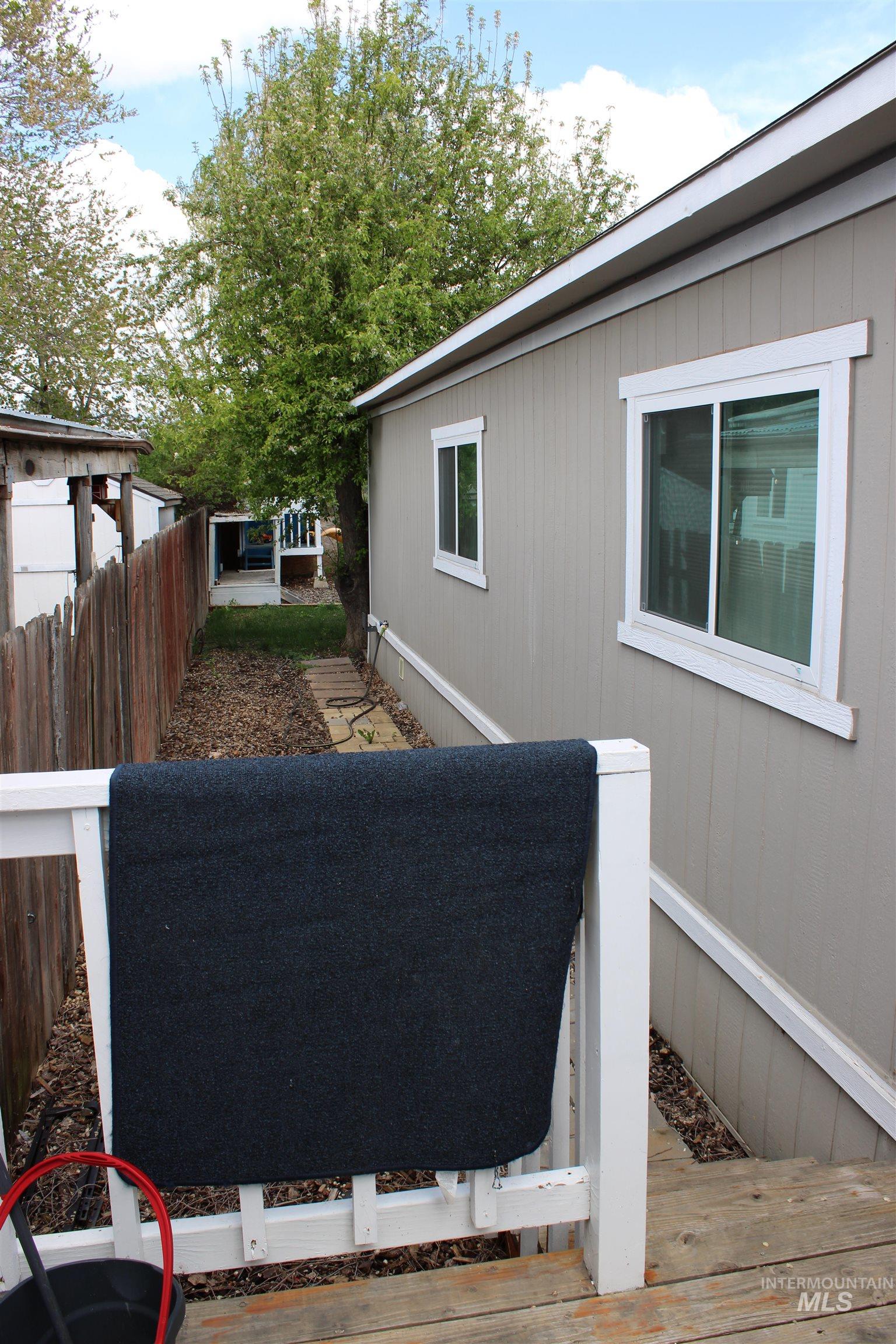 649 SIVER CITY DR, Boise, Idaho 83713, 3 Bedrooms, 2 Bathrooms, Residential For Sale, Price $145,000,MLS 98983914