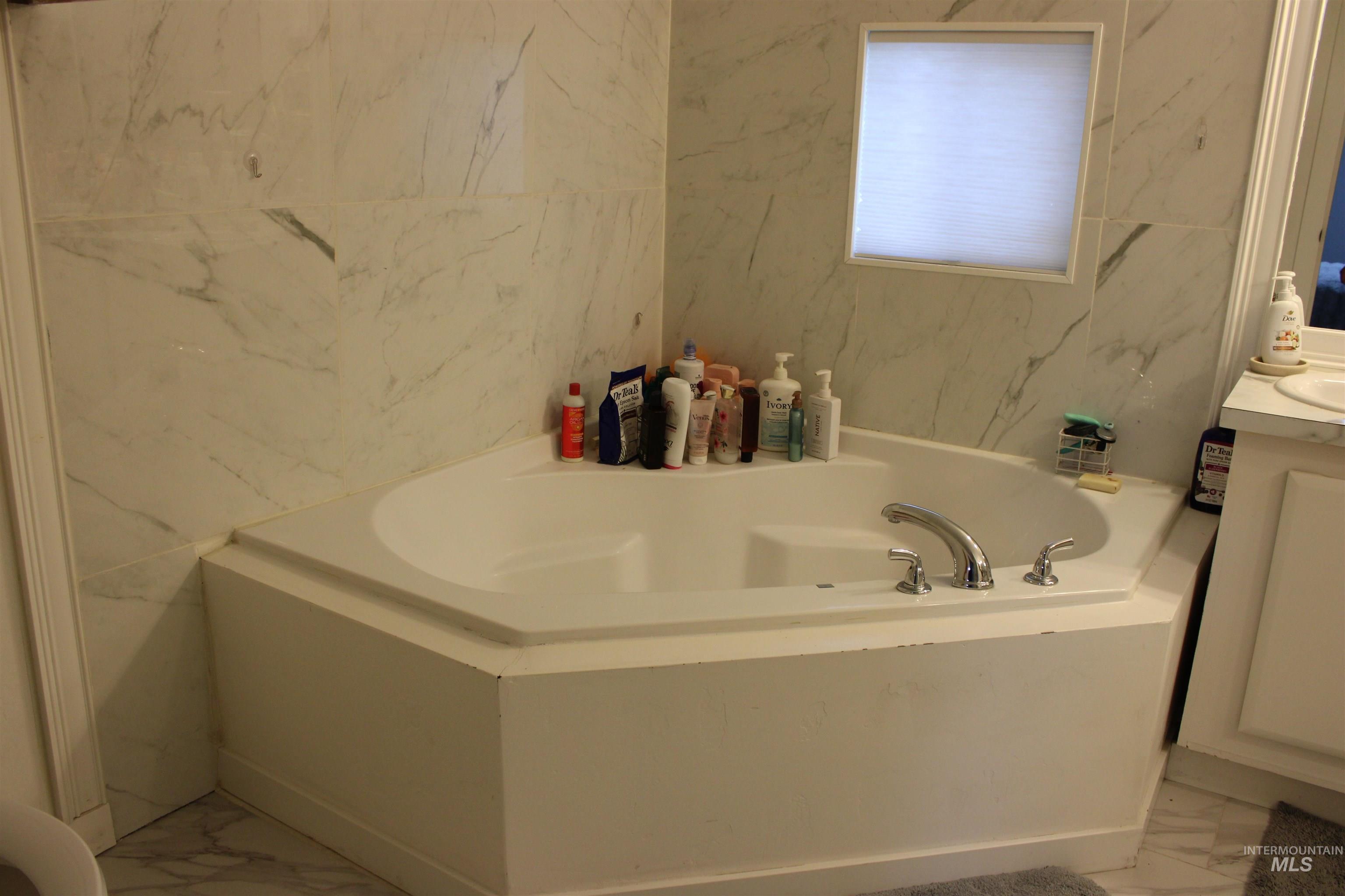 649 SIVER CITY DR, Boise, Idaho 83713, 3 Bedrooms, 2 Bathrooms, Residential For Sale, Price $145,000,MLS 98983914