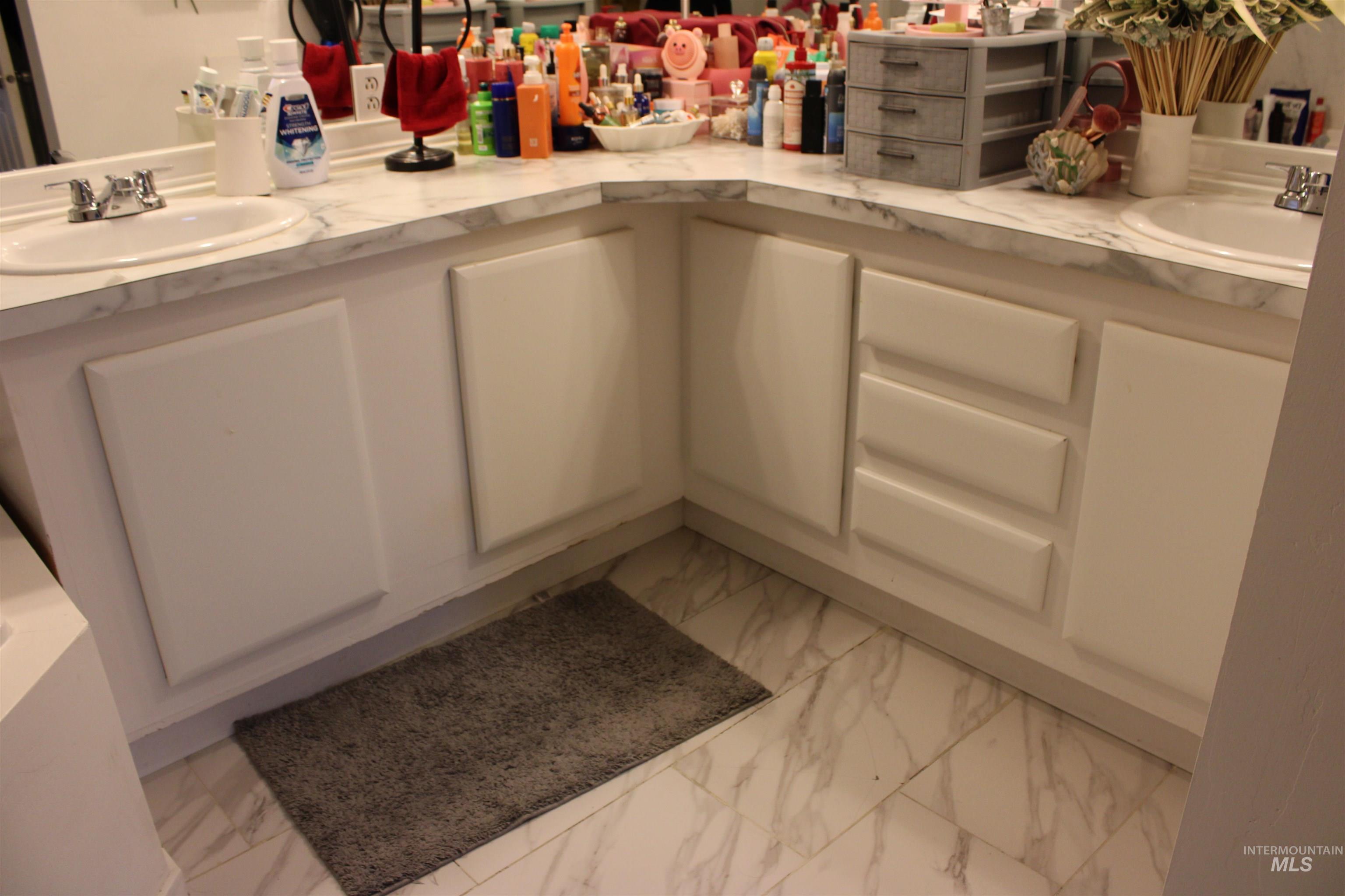 649 SIVER CITY DR, Boise, Idaho 83713, 3 Bedrooms, 2 Bathrooms, Residential For Sale, Price $145,000,MLS 98983914