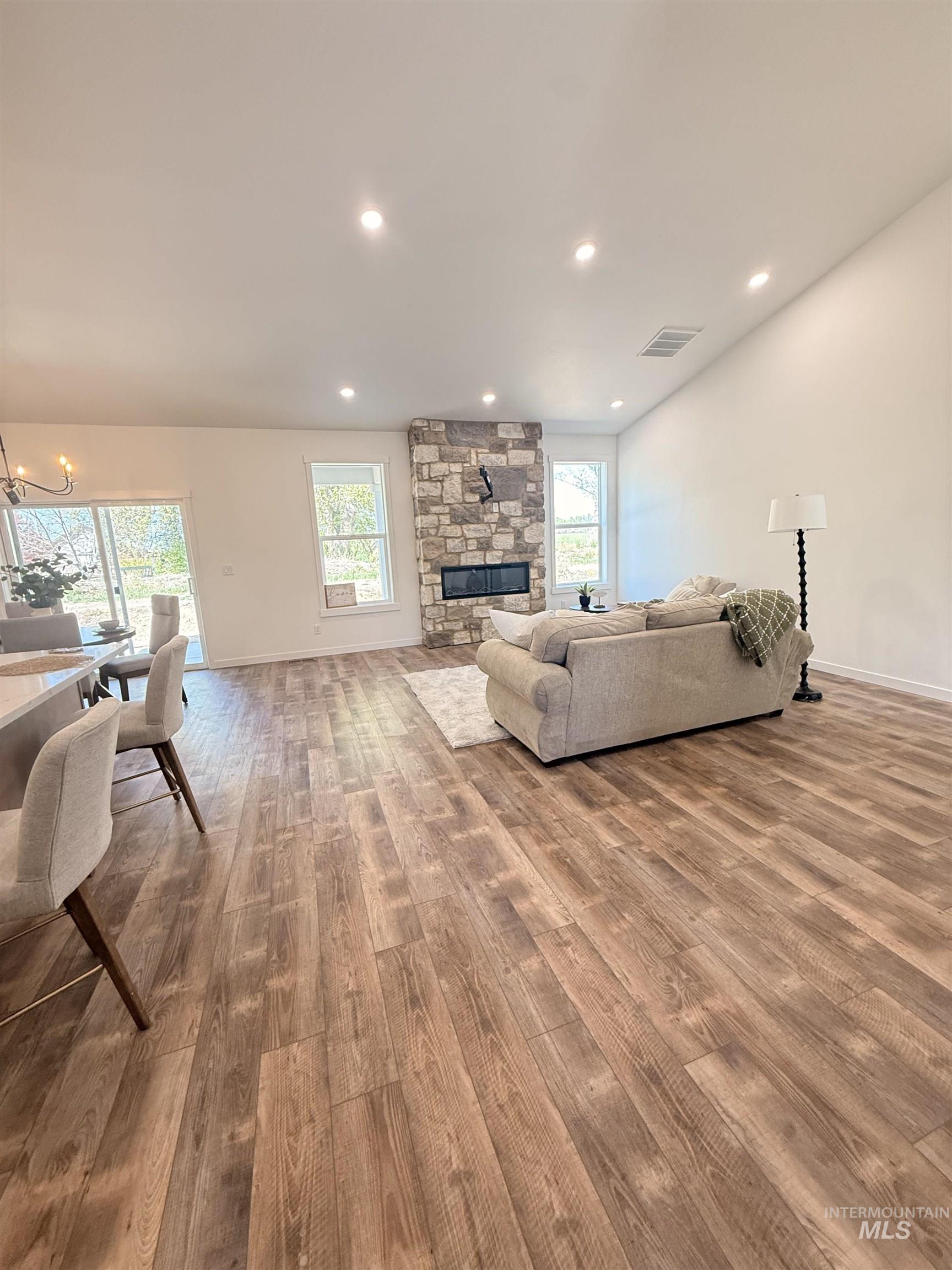 1220 Bronze, Rupert, Idaho 83350, 4 Bedrooms, 2 Bathrooms, Residential For Sale, Price $410,000,MLS 98983915