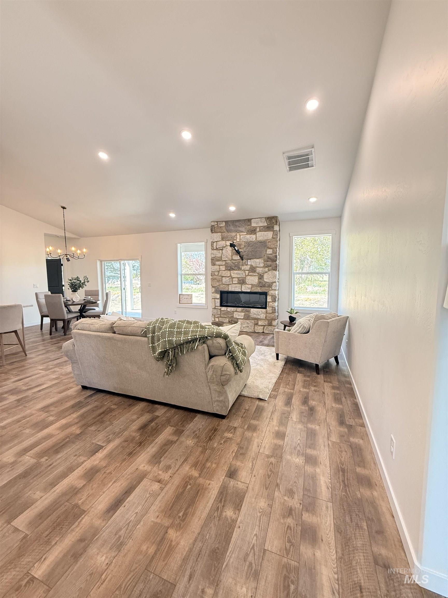 1220 Bronze, Rupert, Idaho 83350, 4 Bedrooms, 2 Bathrooms, Residential For Sale, Price $410,000,MLS 98983915