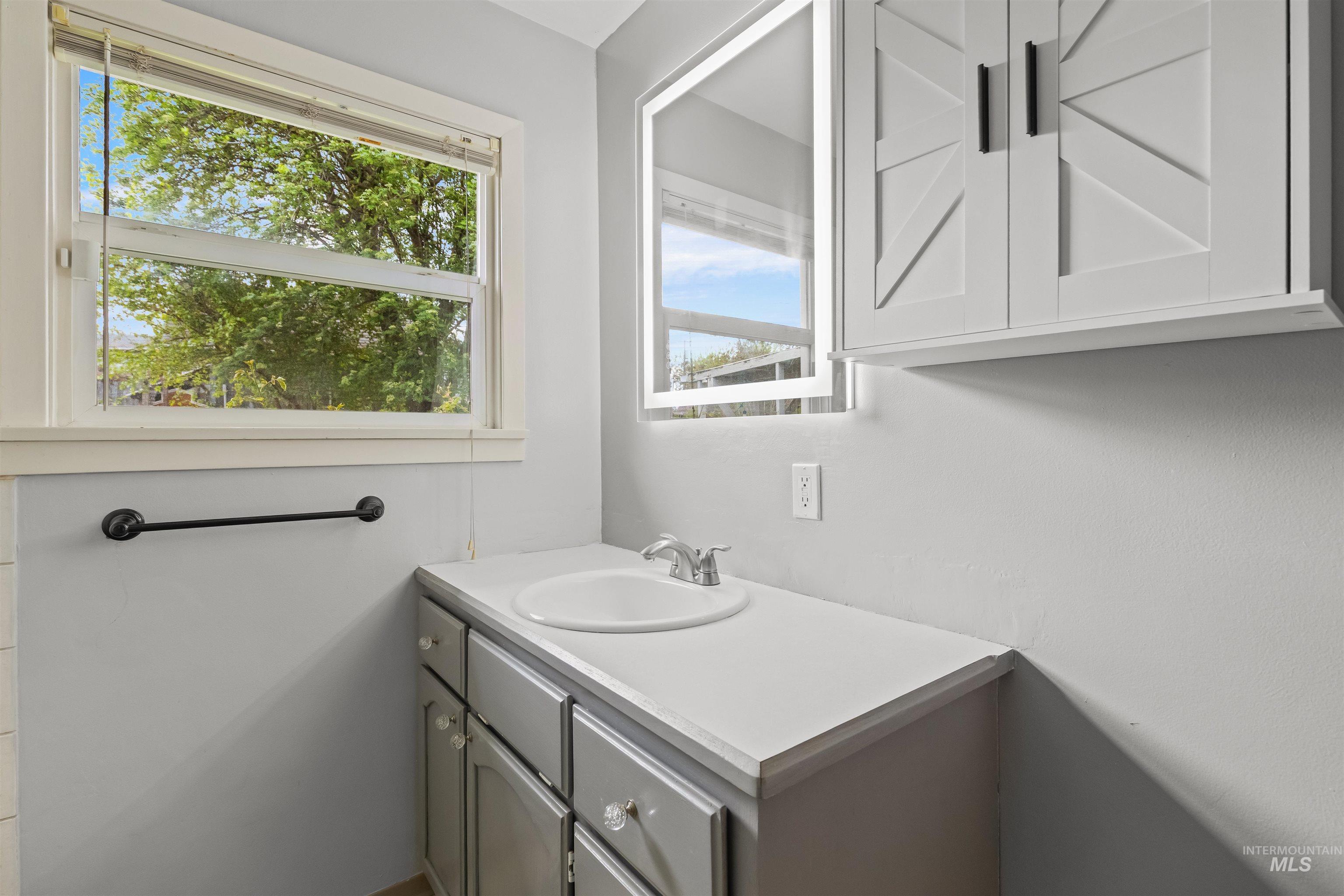 2320 9th Ave, Lewiston, Idaho 83501, 3 Bedrooms, 2 Bathrooms, Residential For Sale, Price $345,000, 98983919