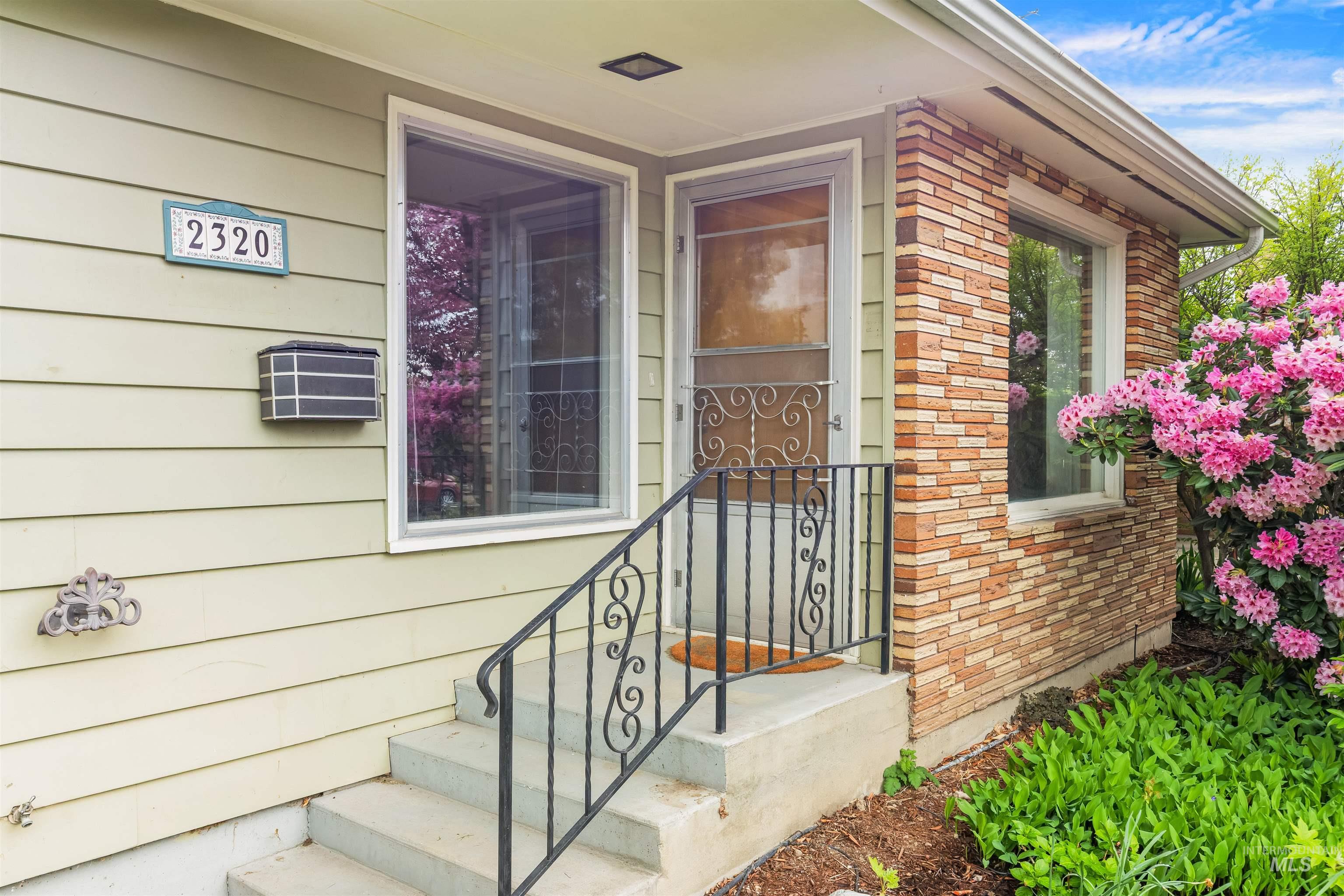 2320 9th Ave, Lewiston, Idaho 83501, 3 Bedrooms, 2 Bathrooms, Residential For Sale, Price $345,000, 98983919