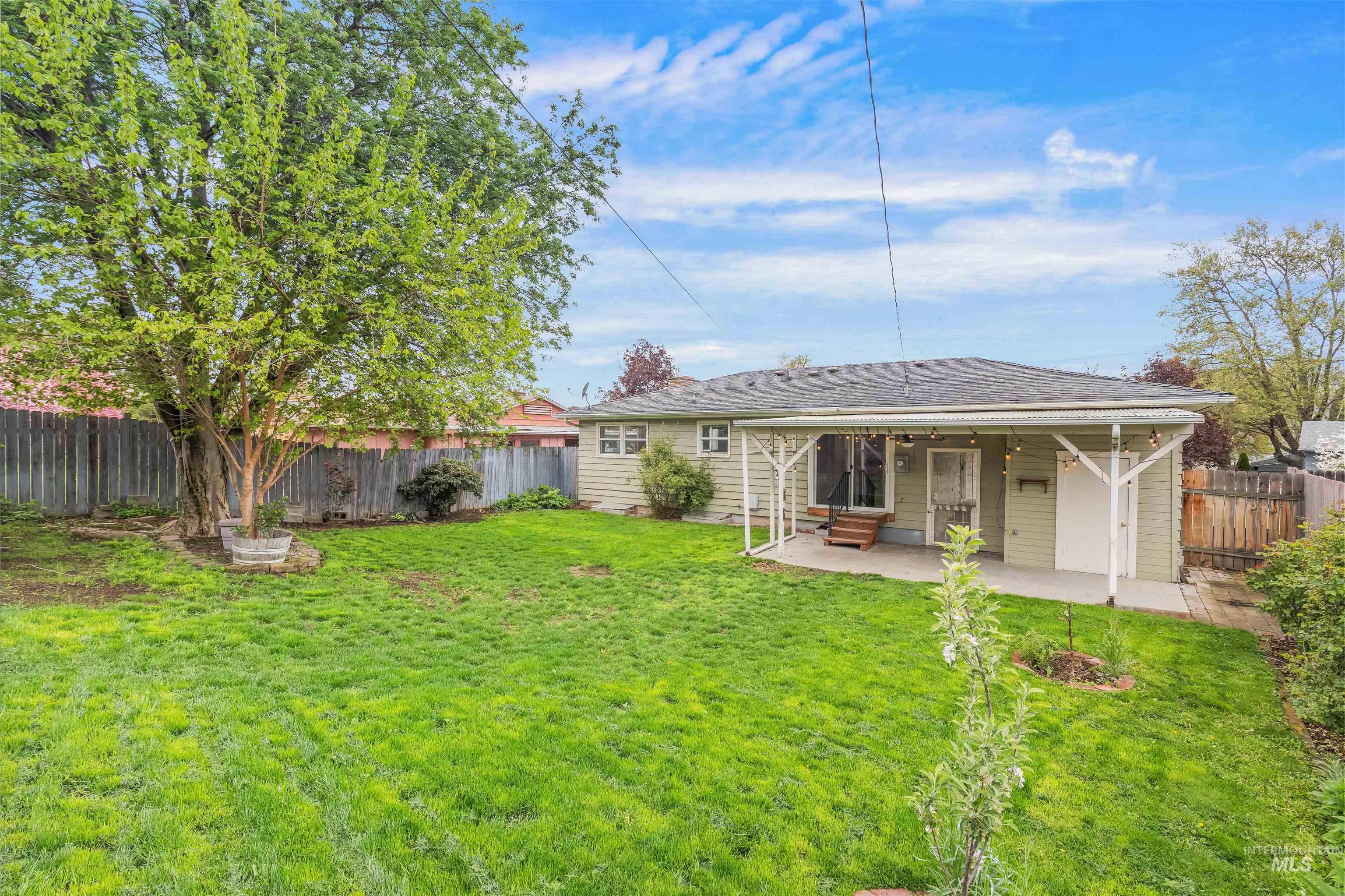 2320 9th Ave, Lewiston, Idaho 83501, 3 Bedrooms, 2 Bathrooms, Residential For Sale, Price $345,000, 98983919