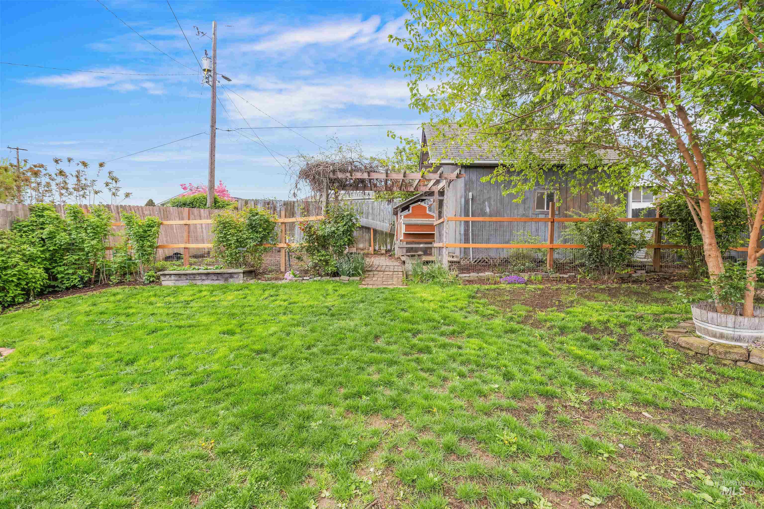 2320 9th Ave, Lewiston, Idaho 83501, 3 Bedrooms, 2 Bathrooms, Residential For Sale, Price $345,000, 98983919