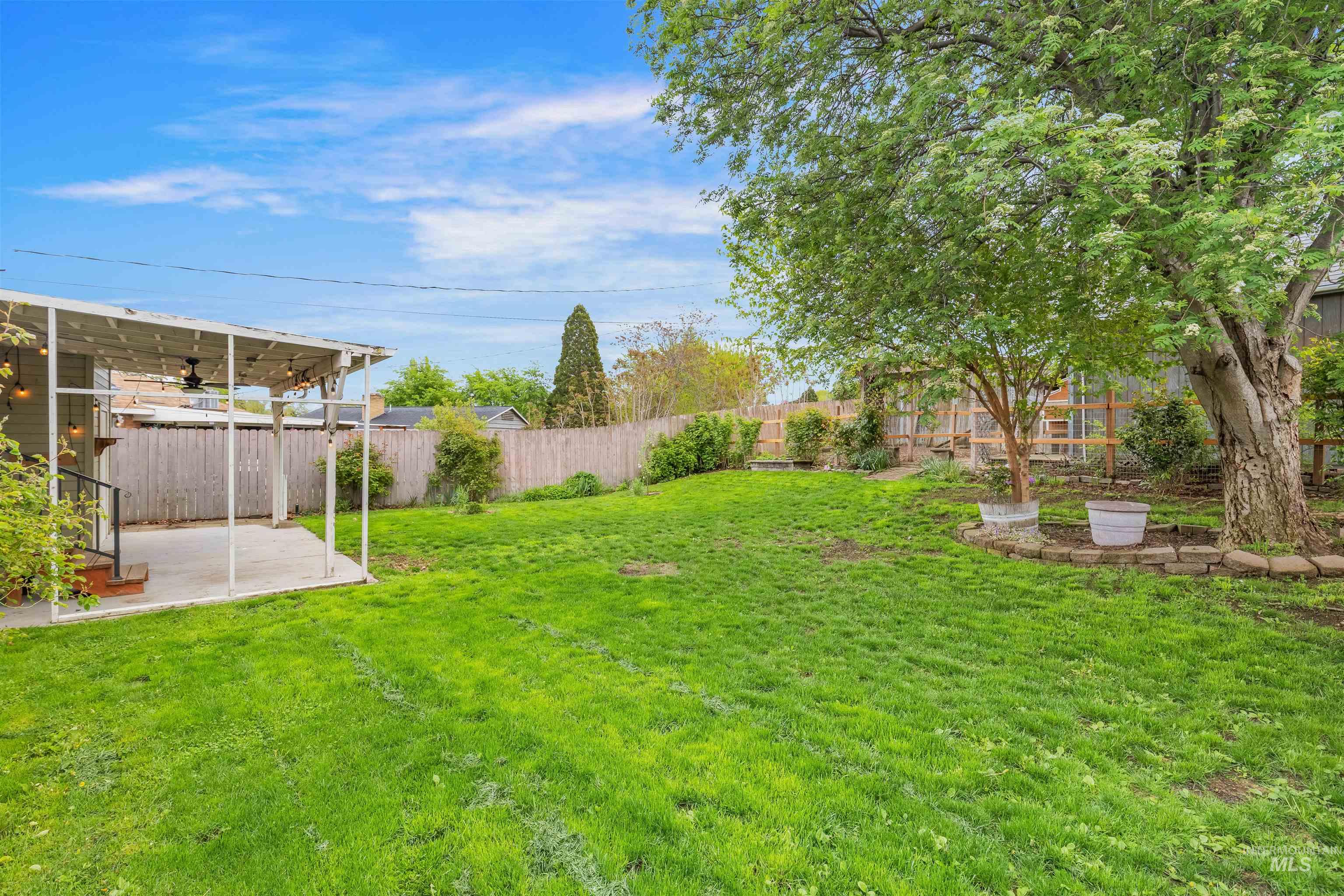 2320 9th Ave, Lewiston, Idaho 83501, 3 Bedrooms, 2 Bathrooms, Residential For Sale, Price $345,000, 98983919