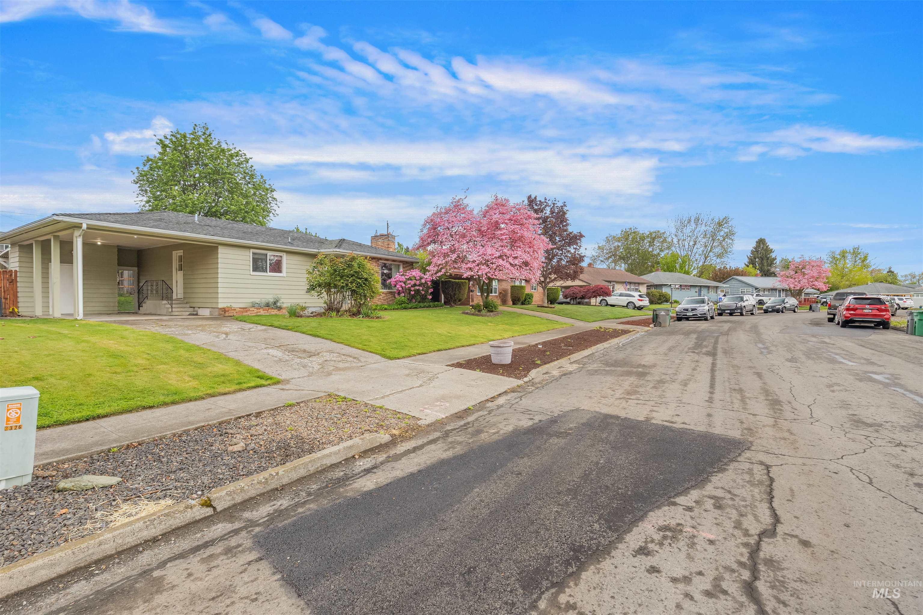 2320 9th Ave, Lewiston, Idaho 83501, 3 Bedrooms, 2 Bathrooms, Residential For Sale, Price $345,000, 98983919