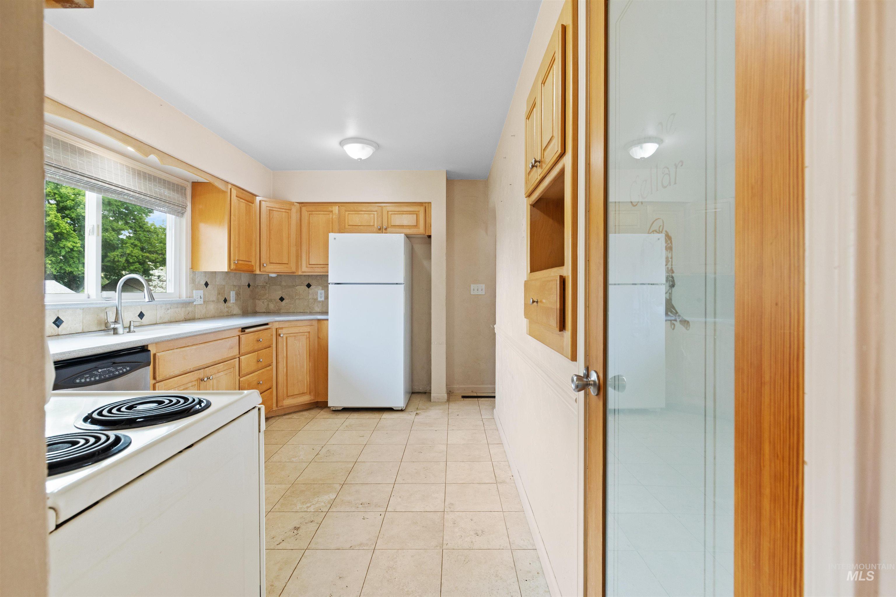 2320 9th Ave, Lewiston, Idaho 83501, 3 Bedrooms, 2 Bathrooms, Residential For Sale, Price $345,000, 98983919