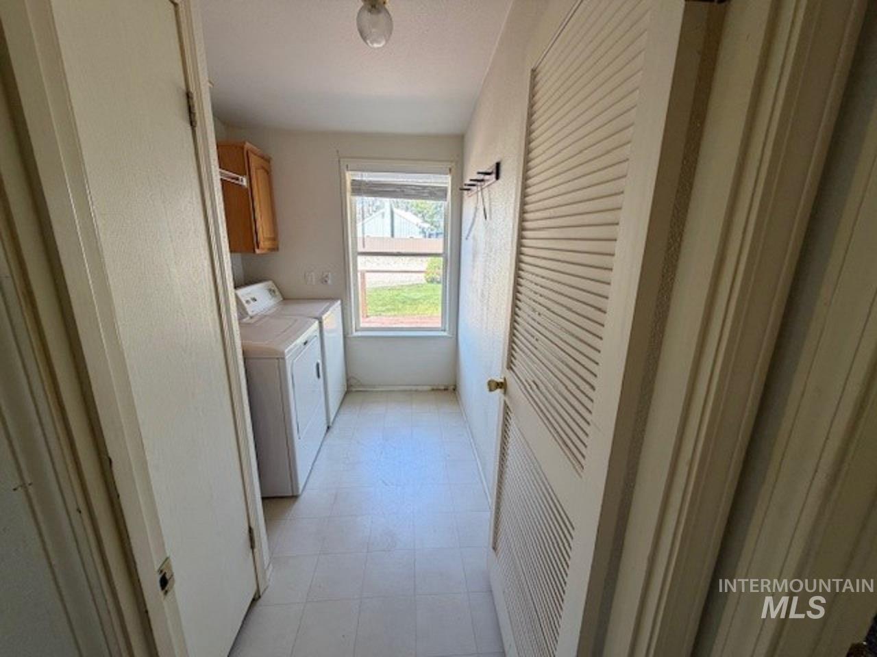 131-A Hilltop Court, Burley, Idaho 83318-0000, 3 Bedrooms, 2 Bathrooms, Residential For Sale, Price $430,000,MLS 98983920