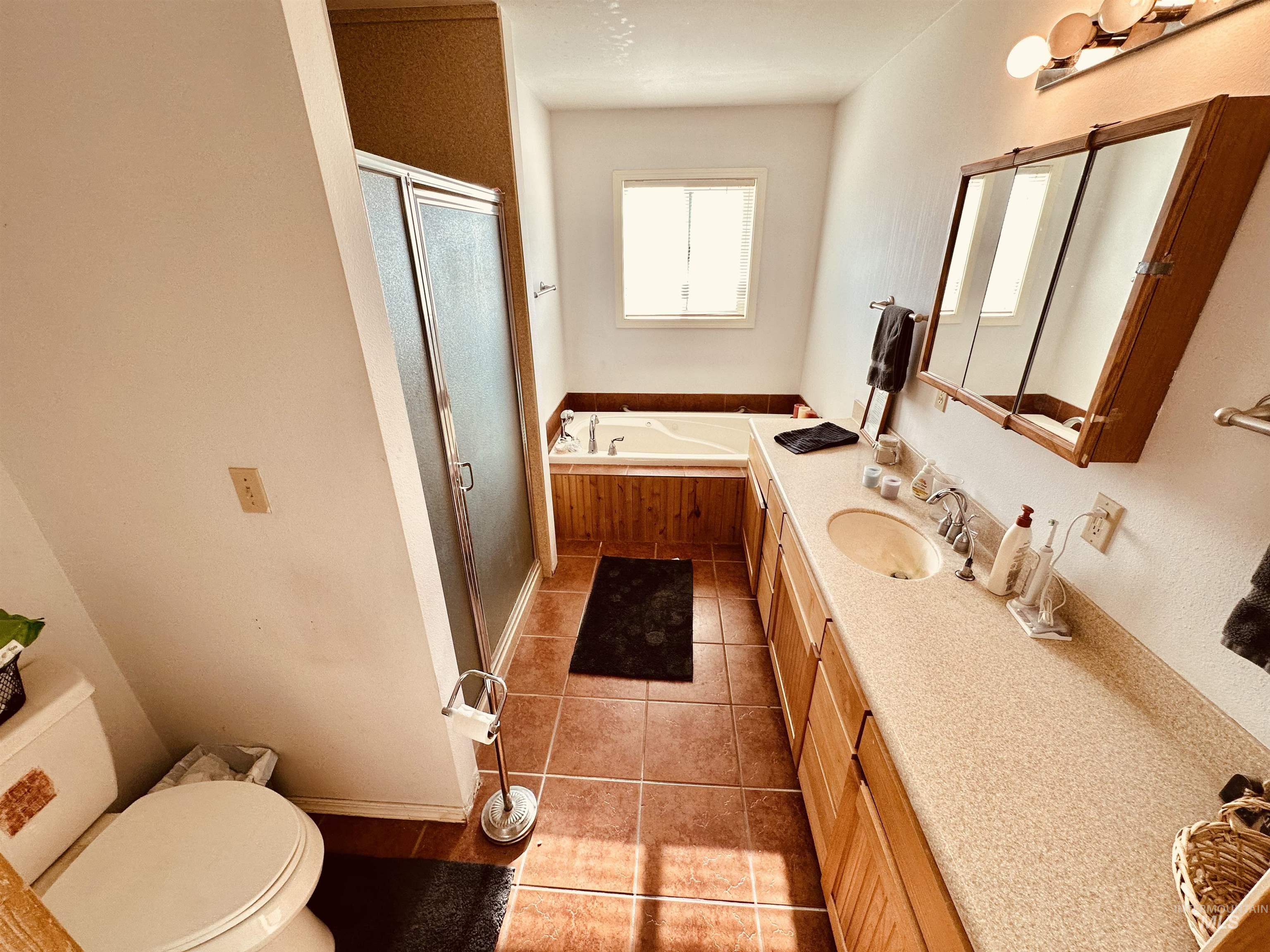 1049 Grand Ave, Nyssa, Oregon 97913, 5 Bedrooms, 3 Bathrooms, Residential For Sale, Price $995,000, 98983921