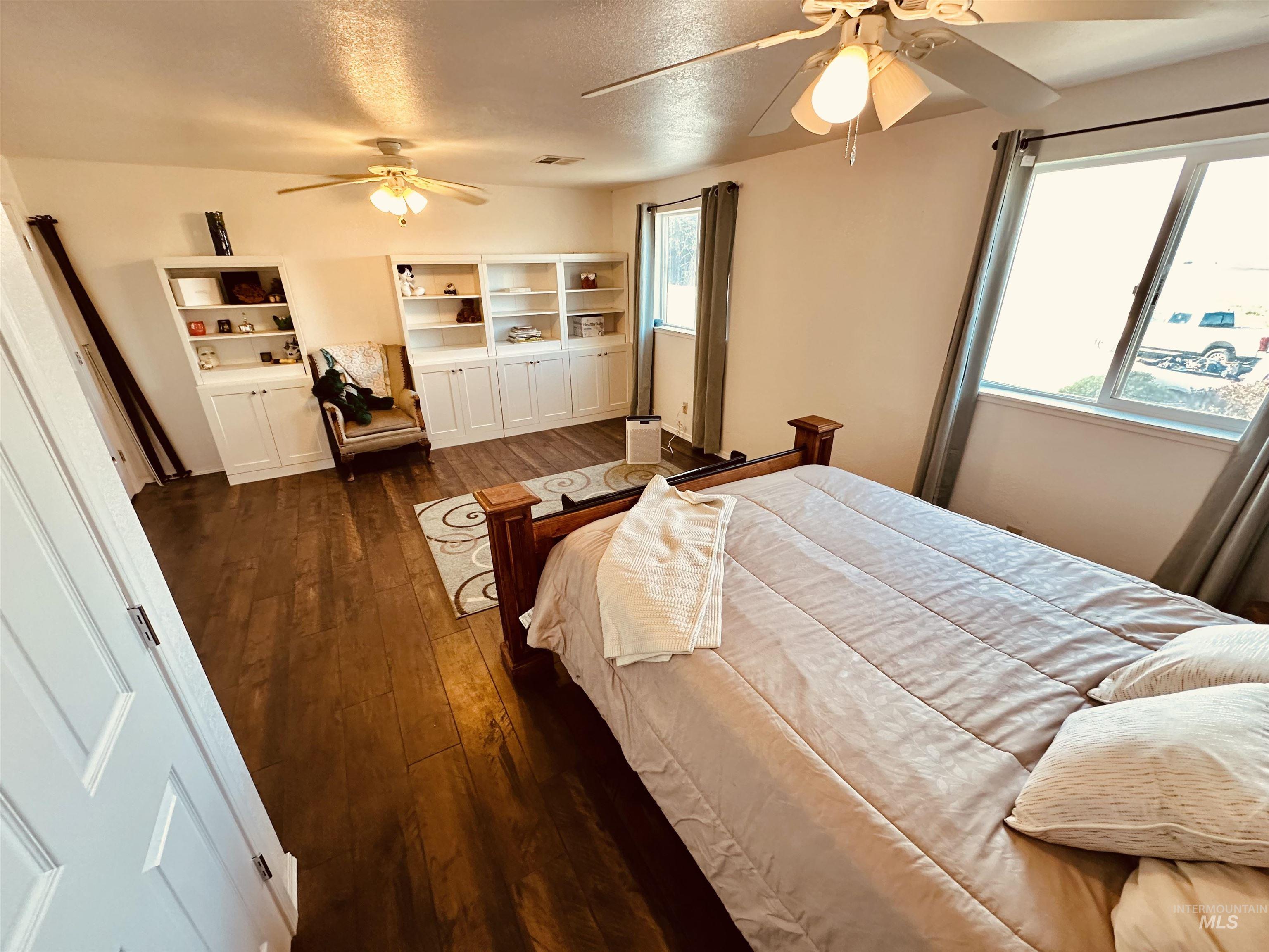 1049 Grand Ave, Nyssa, Oregon 97913, 5 Bedrooms, 3 Bathrooms, Residential For Sale, Price $995,000, 98983921