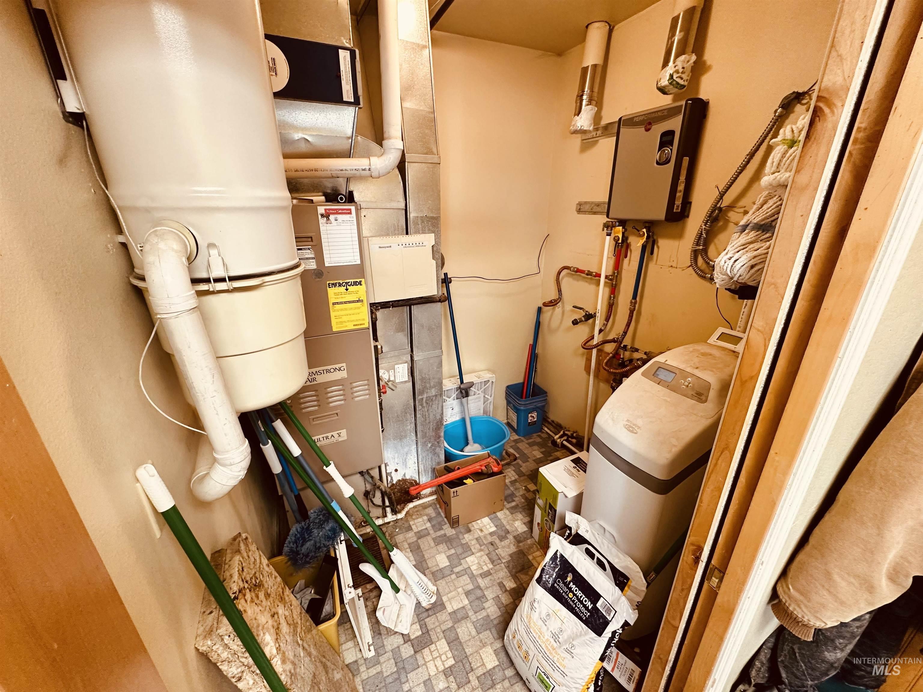 1049 Grand Ave, Nyssa, Oregon 97913, 5 Bedrooms, 3 Bathrooms, Residential For Sale, Price $995,000, 98983921