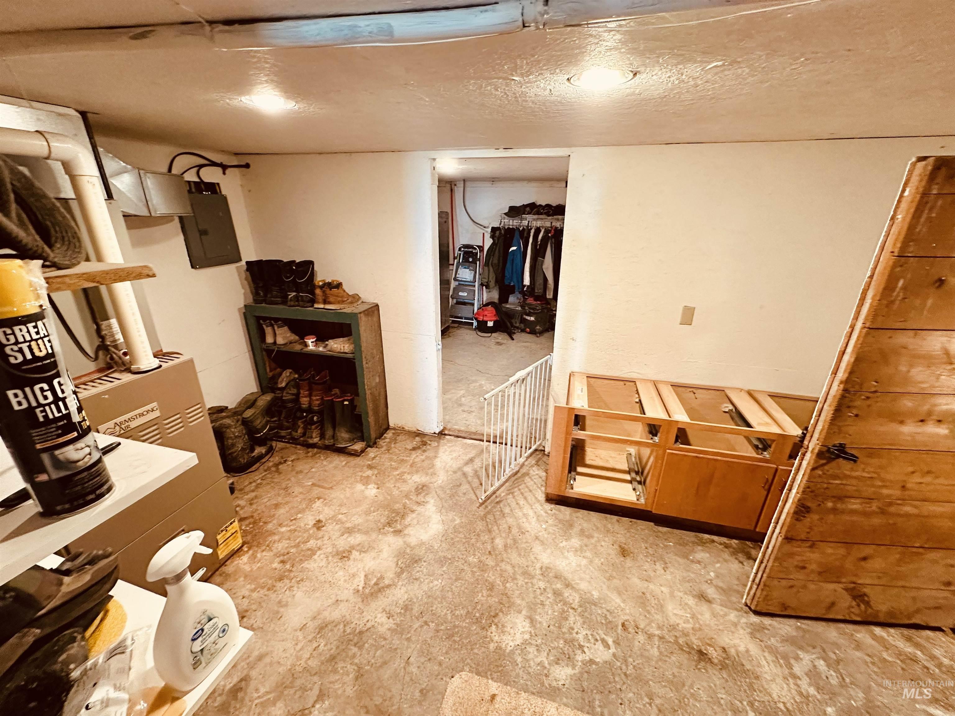 1049 Grand Ave, Nyssa, Oregon 97913, 5 Bedrooms, 3 Bathrooms, Residential For Sale, Price $995,000, 98983921