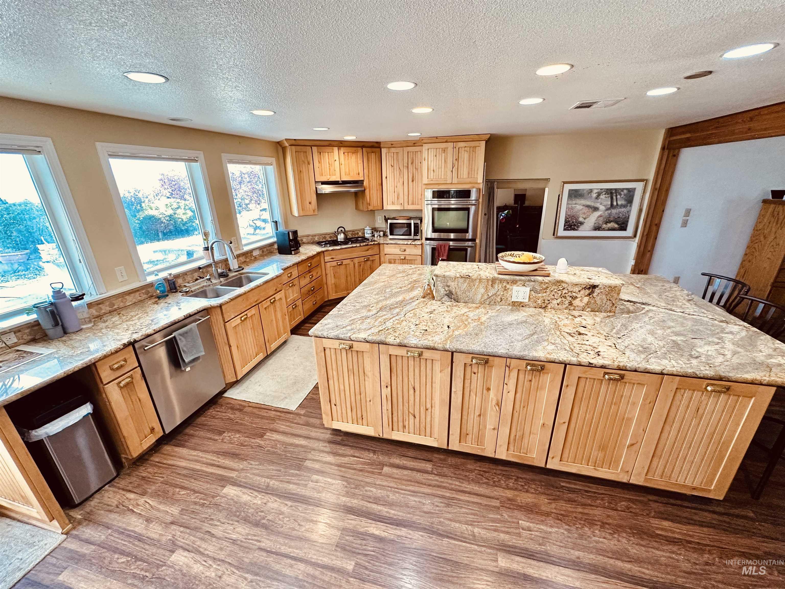 1049 Grand Ave, Nyssa, Oregon 97913, 5 Bedrooms, 3 Bathrooms, Residential For Sale, Price $995,000, 98983921