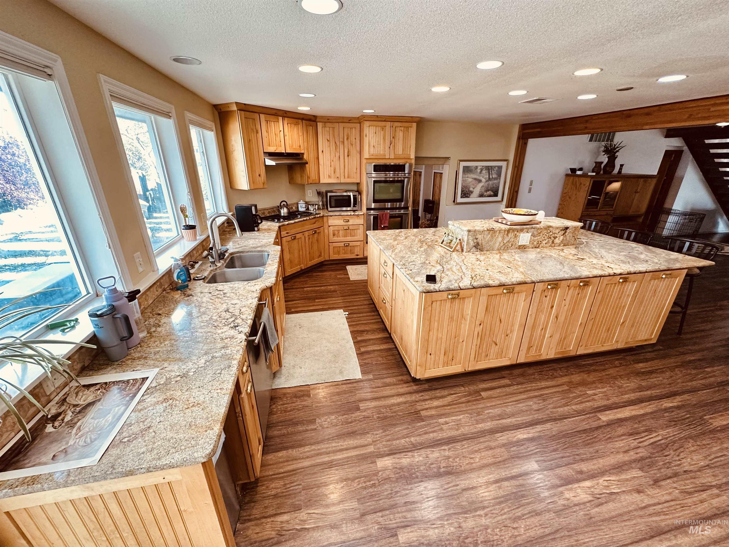 1049 Grand Ave, Nyssa, Oregon 97913, 5 Bedrooms, 3 Bathrooms, Residential For Sale, Price $995,000, 98983921