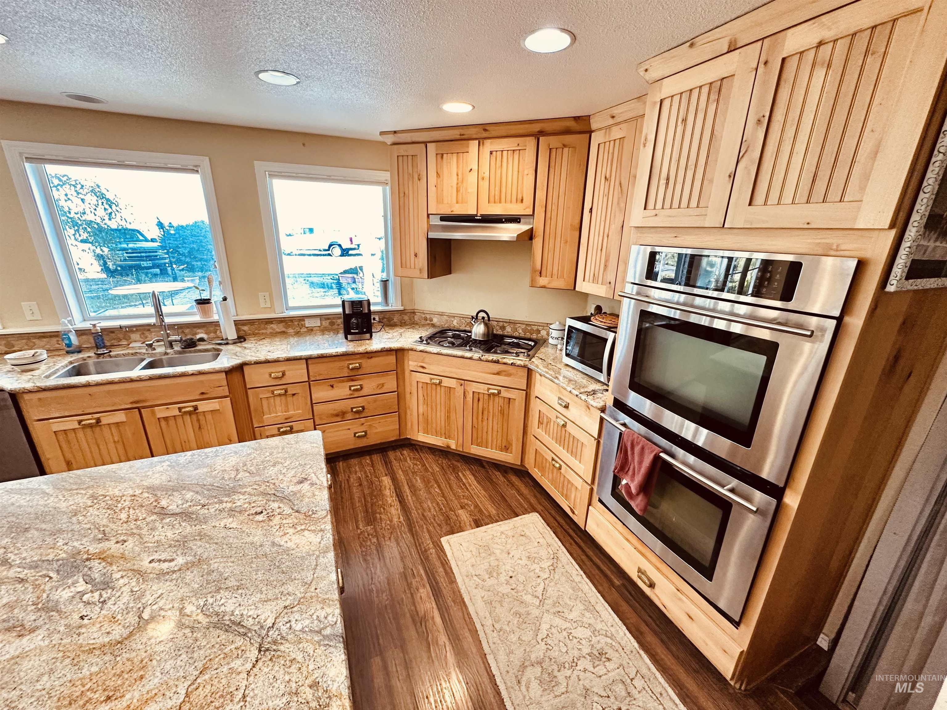 1049 Grand Ave, Nyssa, Oregon 97913, 5 Bedrooms, 3 Bathrooms, Residential For Sale, Price $995,000, 98983921