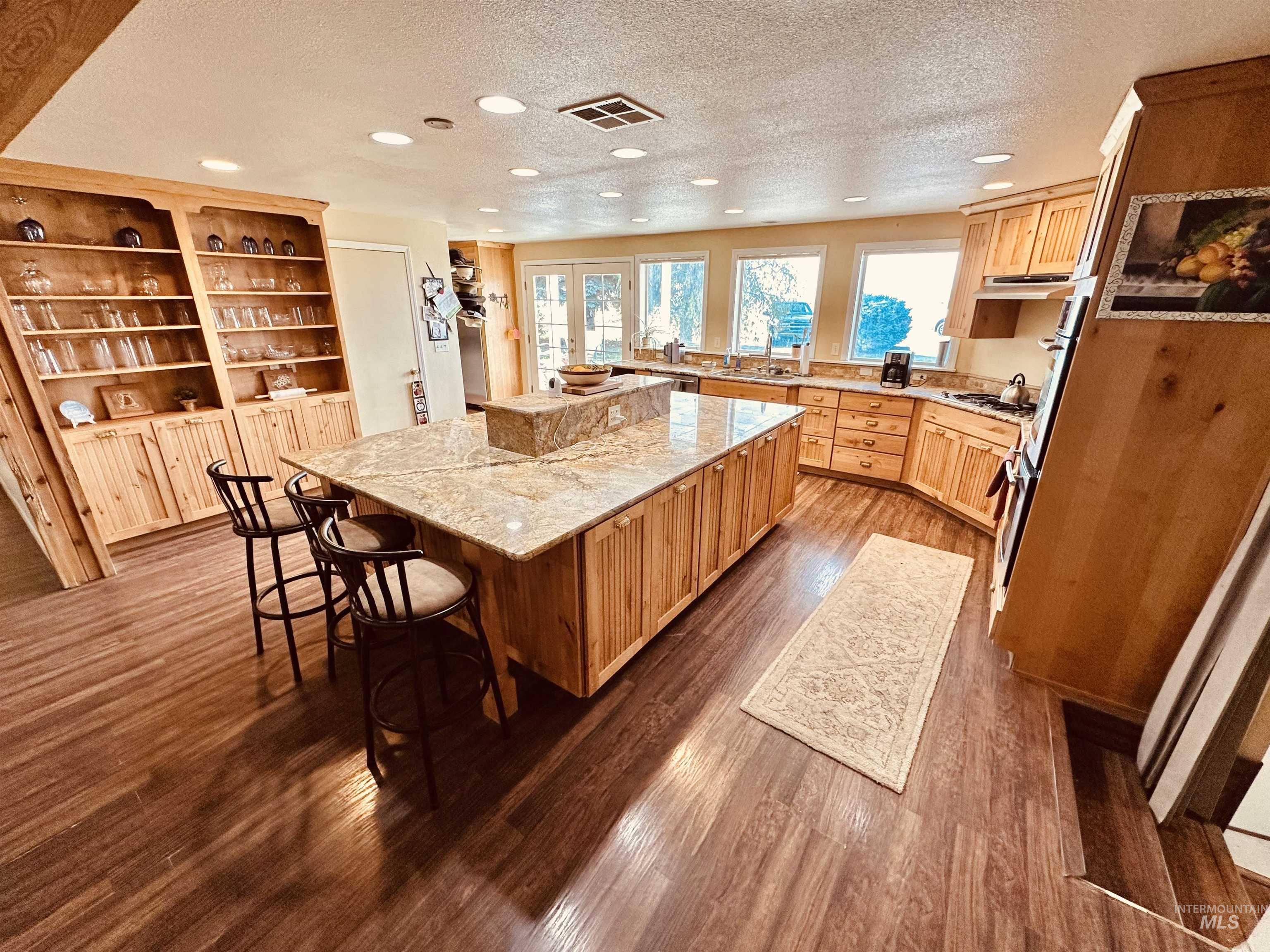 1049 Grand Ave, Nyssa, Oregon 97913, 5 Bedrooms, 3 Bathrooms, Residential For Sale, Price $995,000, 98983921