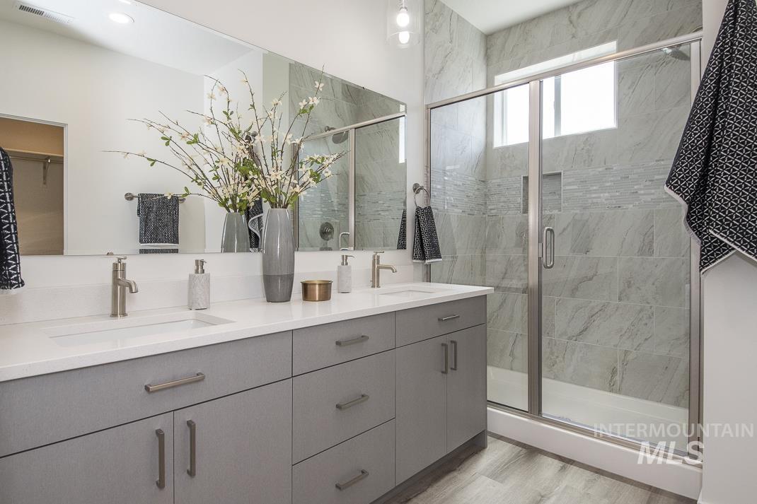 508 & 516 E Violets Cove, Garden City, Idaho 83714, 4 Bedrooms, 3.5 Bathrooms, Residential Income For Sale, Price $1,249,794,MLS 98983922