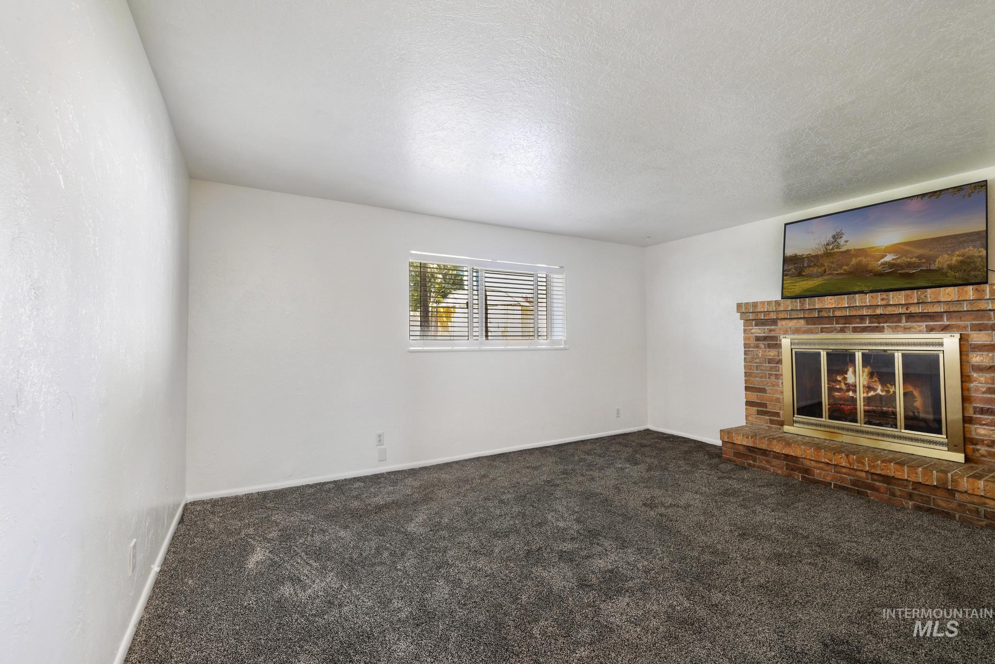 825 Westwind Dr, Twin Falls, Idaho 83301, 4 Bedrooms, 2 Bathrooms, Residential For Sale, Price $365,000, 98983924