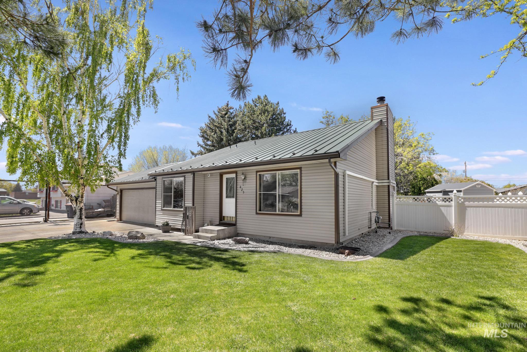 825 Westwind Dr, Twin Falls, Idaho 83301, 4 Bedrooms, 2 Bathrooms, Residential For Sale, Price $365,000, 98983924