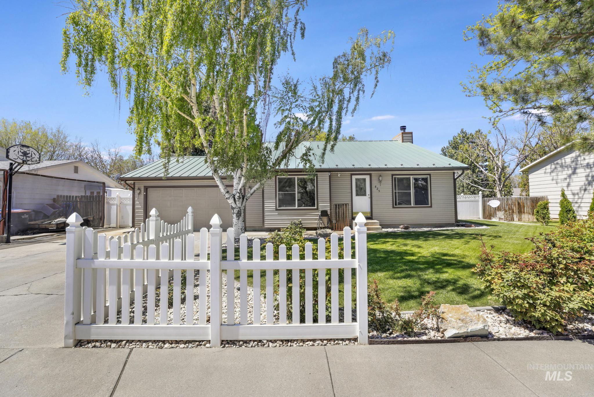 825 Westwind Dr, Twin Falls, Idaho 83301, 4 Bedrooms, 2 Bathrooms, Residential For Sale, Price $365,000, 98983924