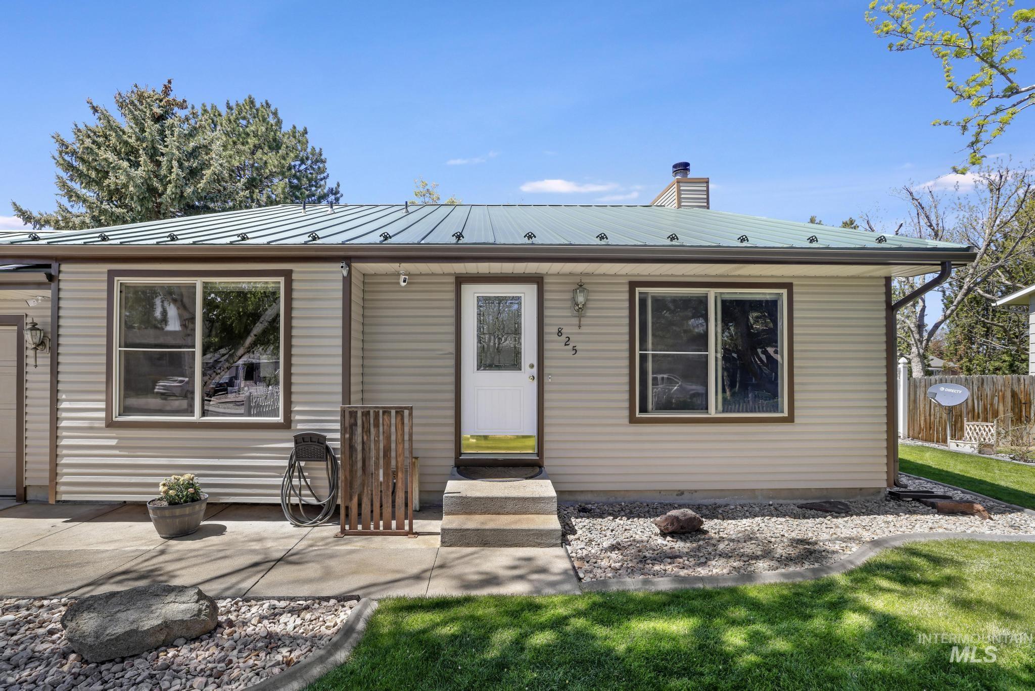 825 Westwind Dr, Twin Falls, Idaho 83301, 4 Bedrooms, 2 Bathrooms, Residential For Sale, Price $365,000, 98983924