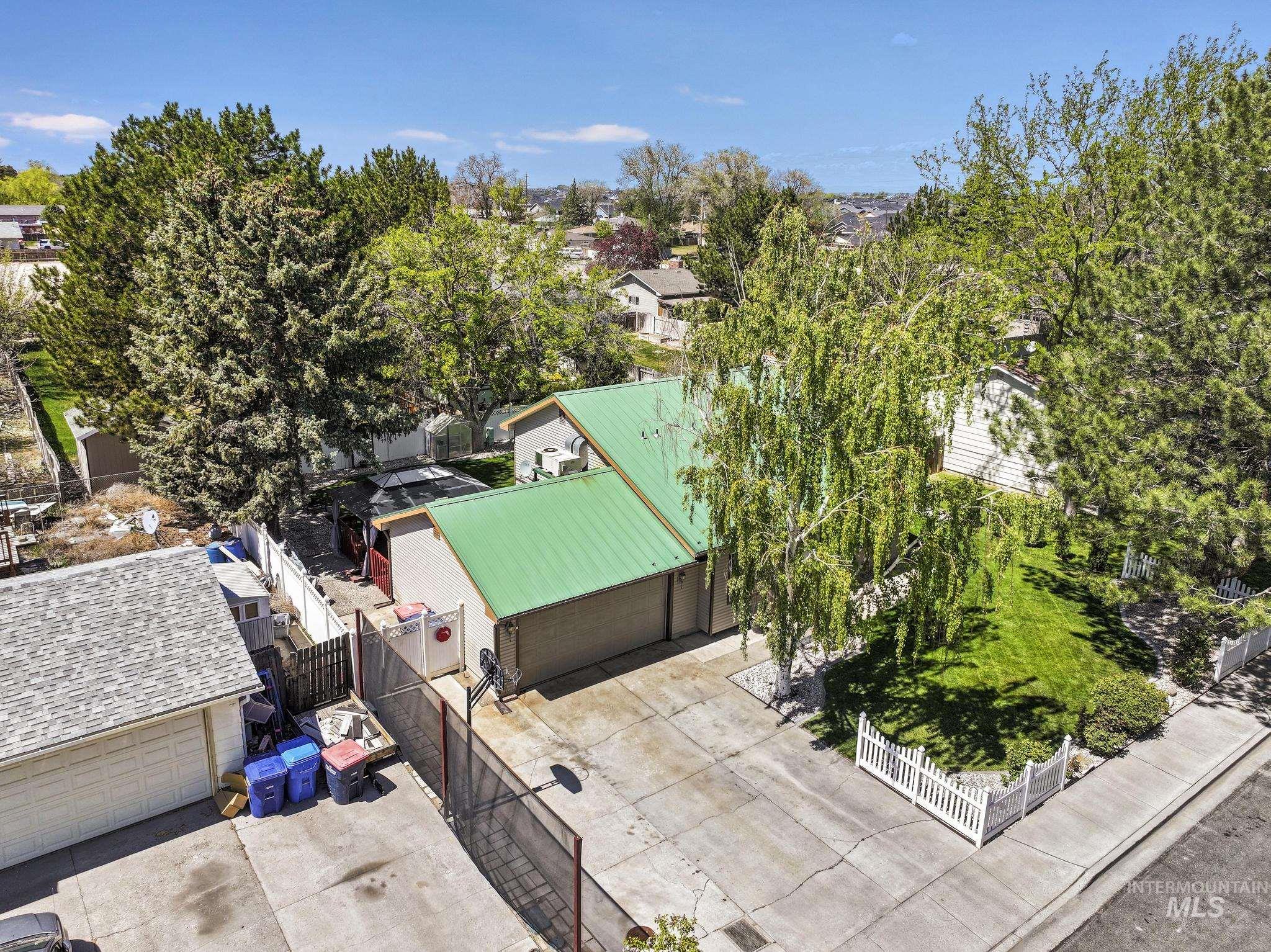 825 Westwind Dr, Twin Falls, Idaho 83301, 4 Bedrooms, 2 Bathrooms, Residential For Sale, Price $365,000, 98983924