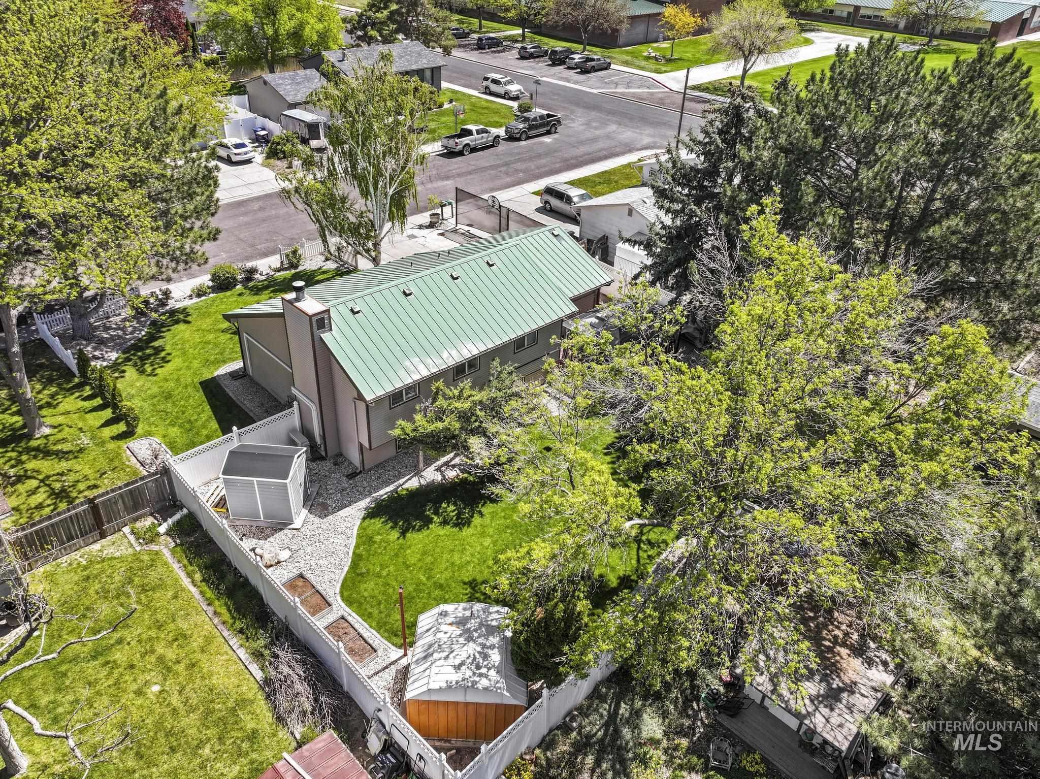 825 Westwind Dr, Twin Falls, Idaho 83301, 4 Bedrooms, 2 Bathrooms, Residential For Sale, Price $365,000, 98983924