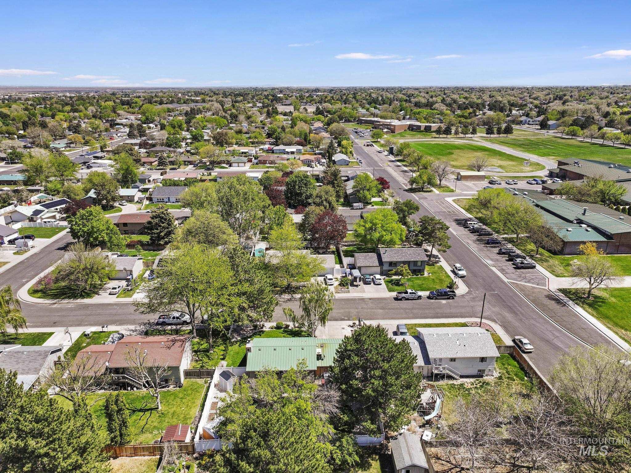 825 Westwind Dr, Twin Falls, Idaho 83301, 4 Bedrooms, 2 Bathrooms, Residential For Sale, Price $365,000, 98983924