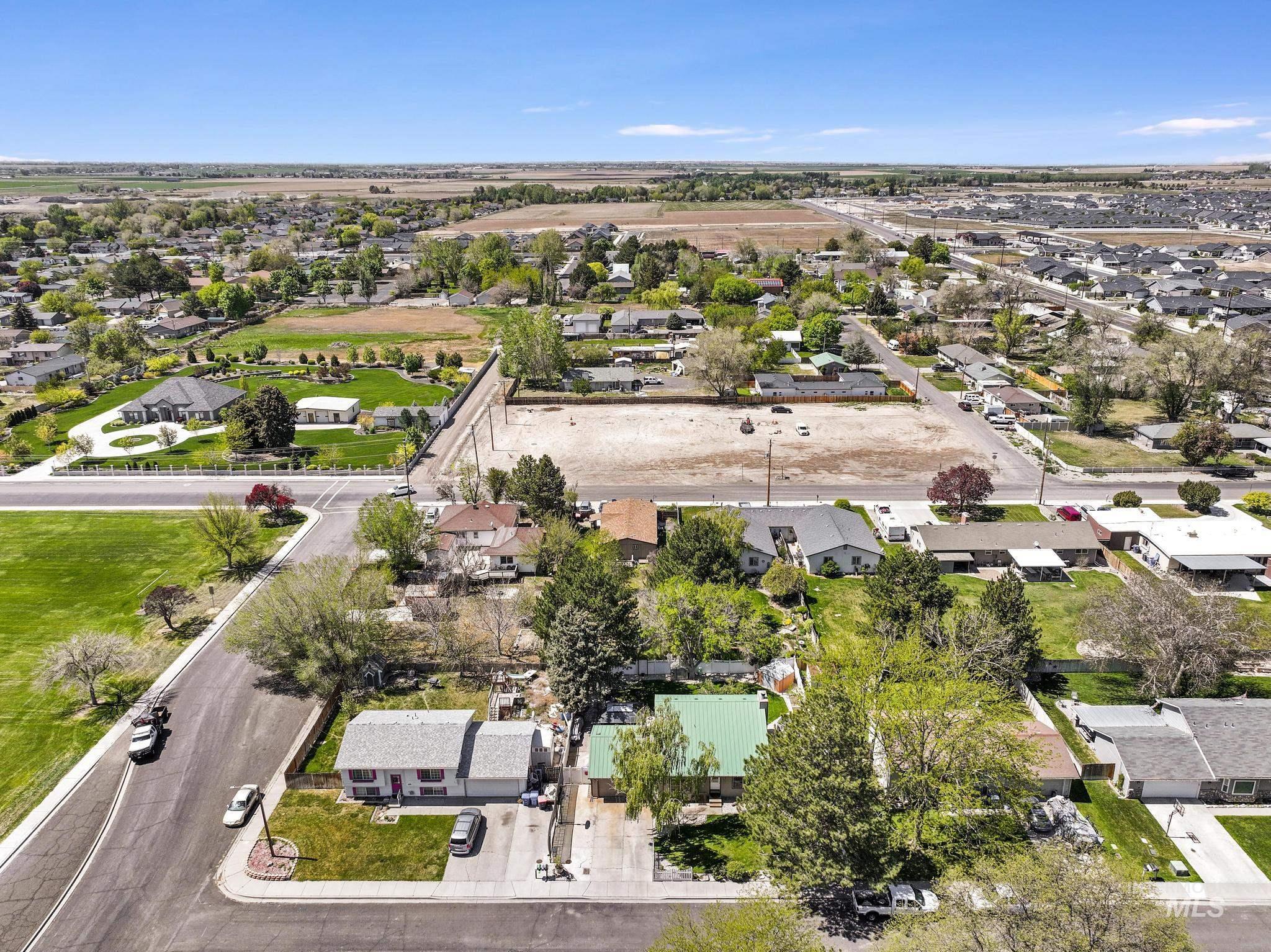 825 Westwind Dr, Twin Falls, Idaho 83301, 4 Bedrooms, 2 Bathrooms, Residential For Sale, Price $365,000, 98983924