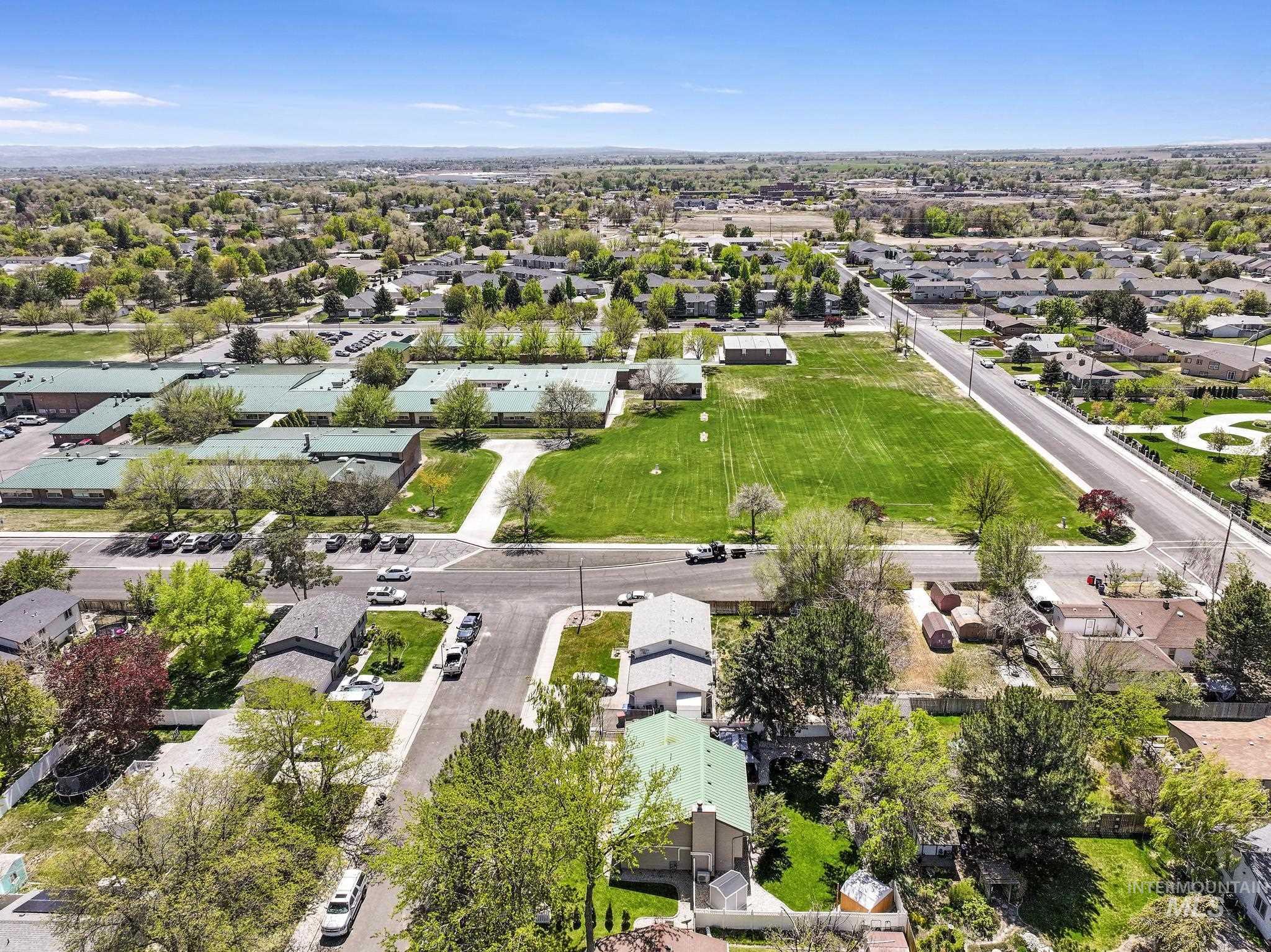 825 Westwind Dr, Twin Falls, Idaho 83301, 4 Bedrooms, 2 Bathrooms, Residential For Sale, Price $365,000, 98983924