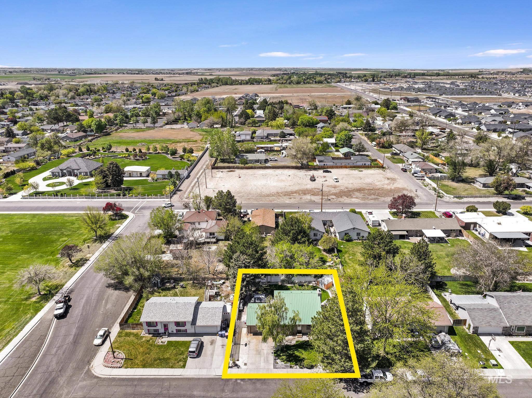 825 Westwind Dr, Twin Falls, Idaho 83301, 4 Bedrooms, 2 Bathrooms, Residential For Sale, Price $365,000, 98983924