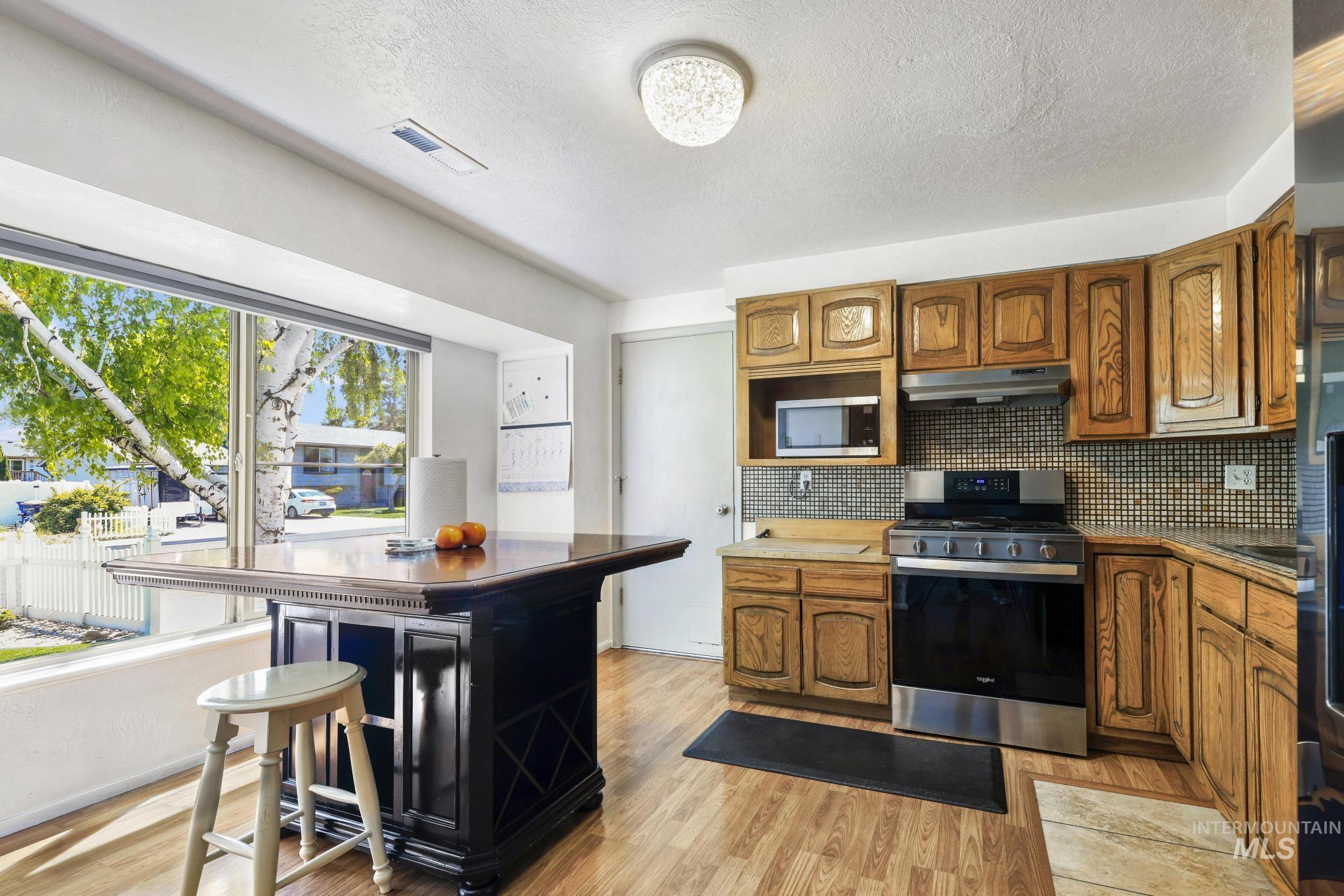 825 Westwind Dr, Twin Falls, Idaho 83301, 4 Bedrooms, 2 Bathrooms, Residential For Sale, Price $365,000, 98983924