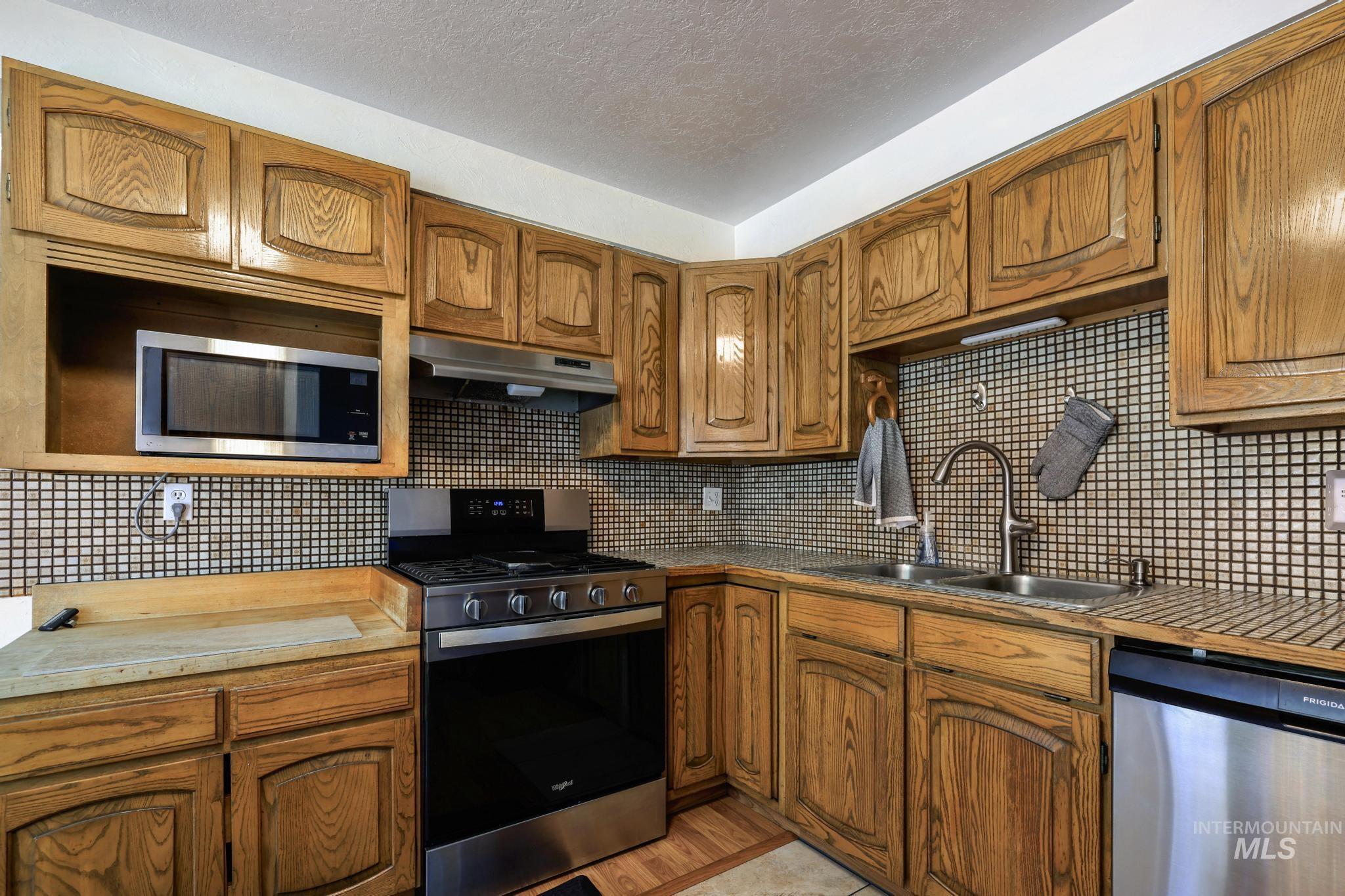 825 Westwind Dr, Twin Falls, Idaho 83301, 4 Bedrooms, 2 Bathrooms, Residential For Sale, Price $365,000, 98983924