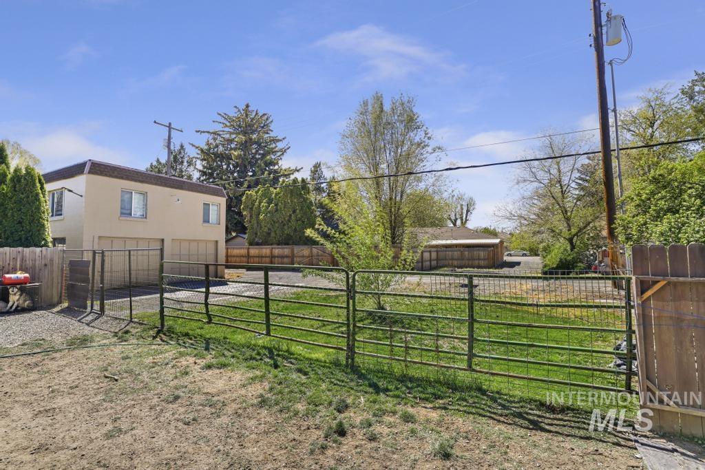 525 Michigan St, Gooding, Idaho 83330, 3 Bedrooms, 2 Bathrooms, Residential For Sale, Price $315,000, 98983925