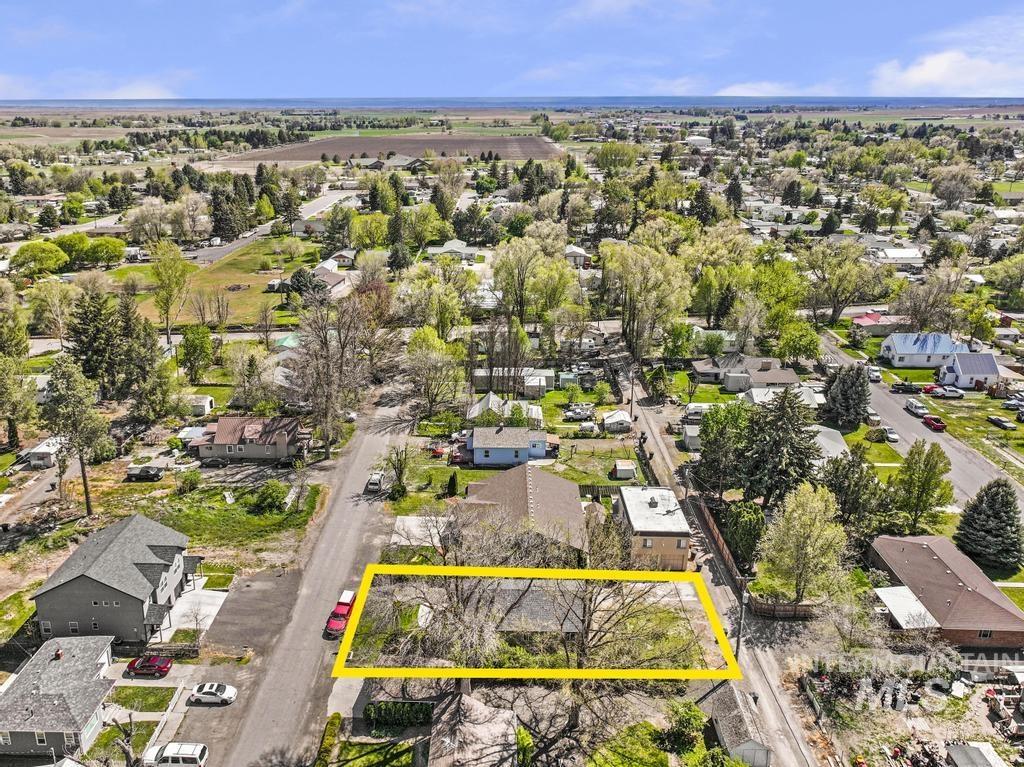 525 Michigan St, Gooding, Idaho 83330, 3 Bedrooms, 2 Bathrooms, Residential For Sale, Price $315,000, 98983925