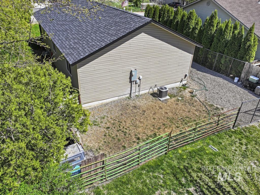 525 Michigan St, Gooding, Idaho 83330, 3 Bedrooms, 2 Bathrooms, Residential For Sale, Price $315,000, 98983925