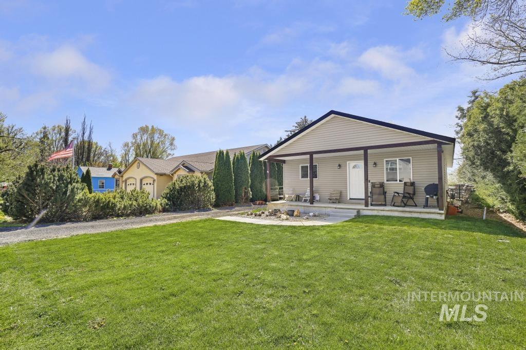 525 Michigan St, Gooding, Idaho 83330, 3 Bedrooms, 2 Bathrooms, Residential For Sale, Price $315,000, 98983925