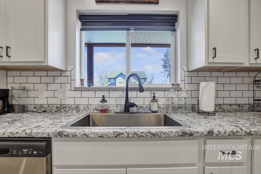 525 Michigan St, Gooding, Idaho 83330, 3 Bedrooms, 2 Bathrooms, Residential For Sale, Price $315,000, 98983925