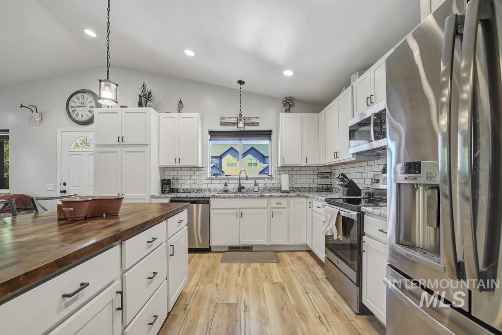 525 Michigan St, Gooding, Idaho 83330, 3 Bedrooms, 2 Bathrooms, Residential For Sale, Price $315,000, 98983925