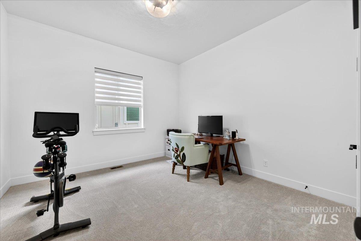 1911 N Willowick Ave, Eagle, Idaho 83616, 4 Bedrooms, 3 Bathrooms, Residential For Sale, Price $829,900, 98983927