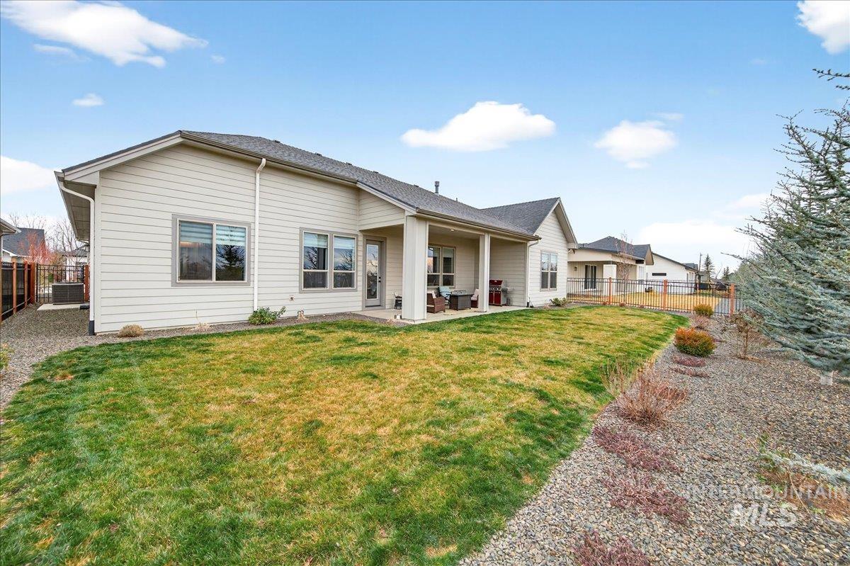 1911 N Willowick Ave, Eagle, Idaho 83616, 4 Bedrooms, 3 Bathrooms, Residential For Sale, Price $829,900, 98983927