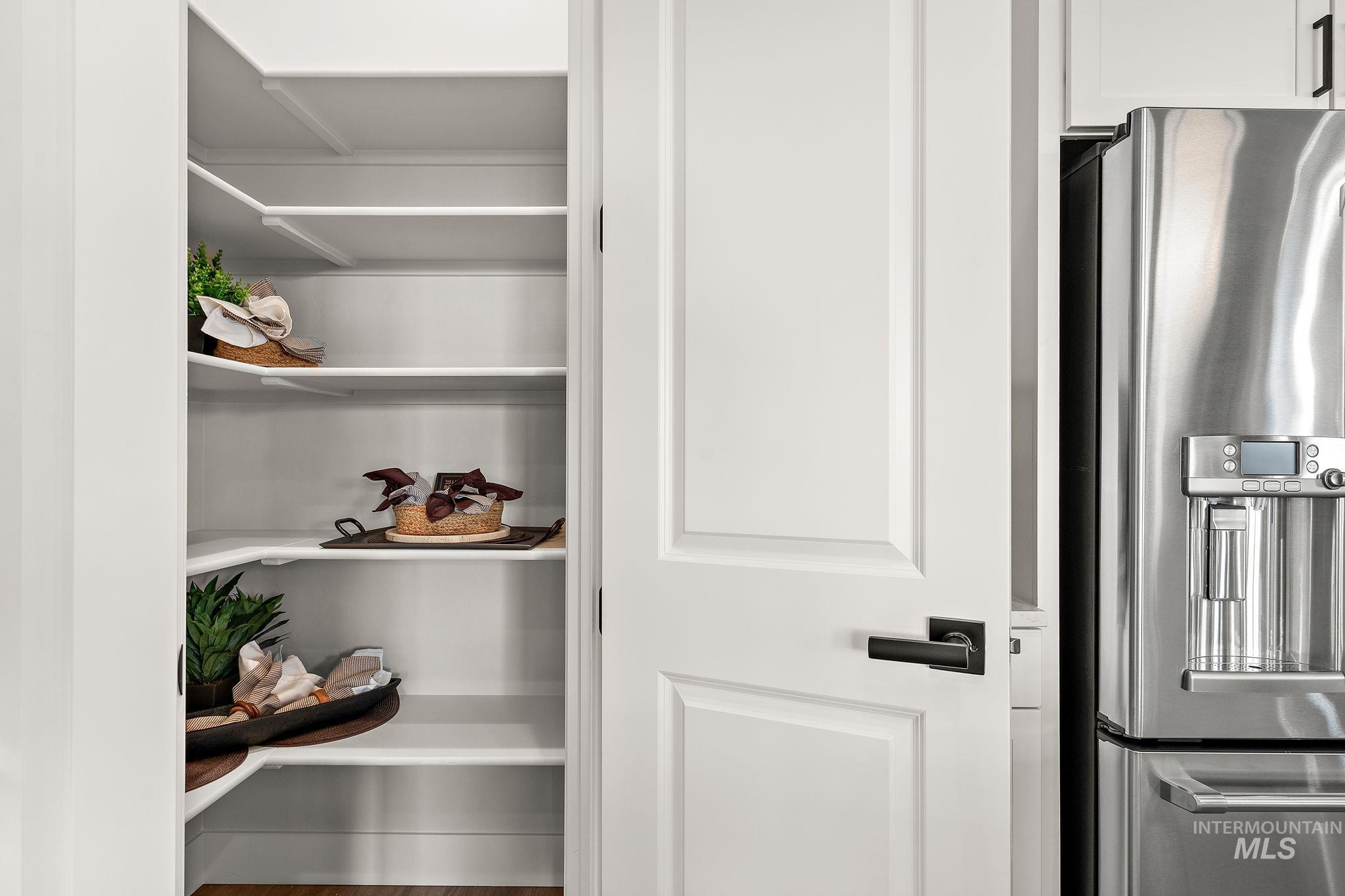 2375 N Mountain Vista Ave, Star, Idaho 83669, 4 Bedrooms, 3.5 Bathrooms, Residential For Sale, Price $799,990, 98983928