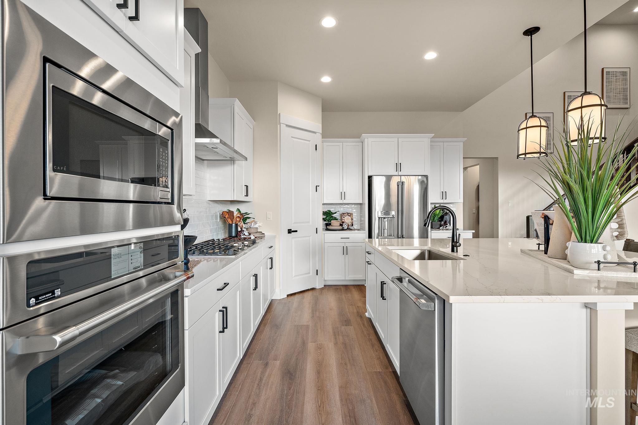 2375 N Mountain Vista Ave, Star, Idaho 83669, 4 Bedrooms, 3.5 Bathrooms, Residential For Sale, Price $799,990, 98983928