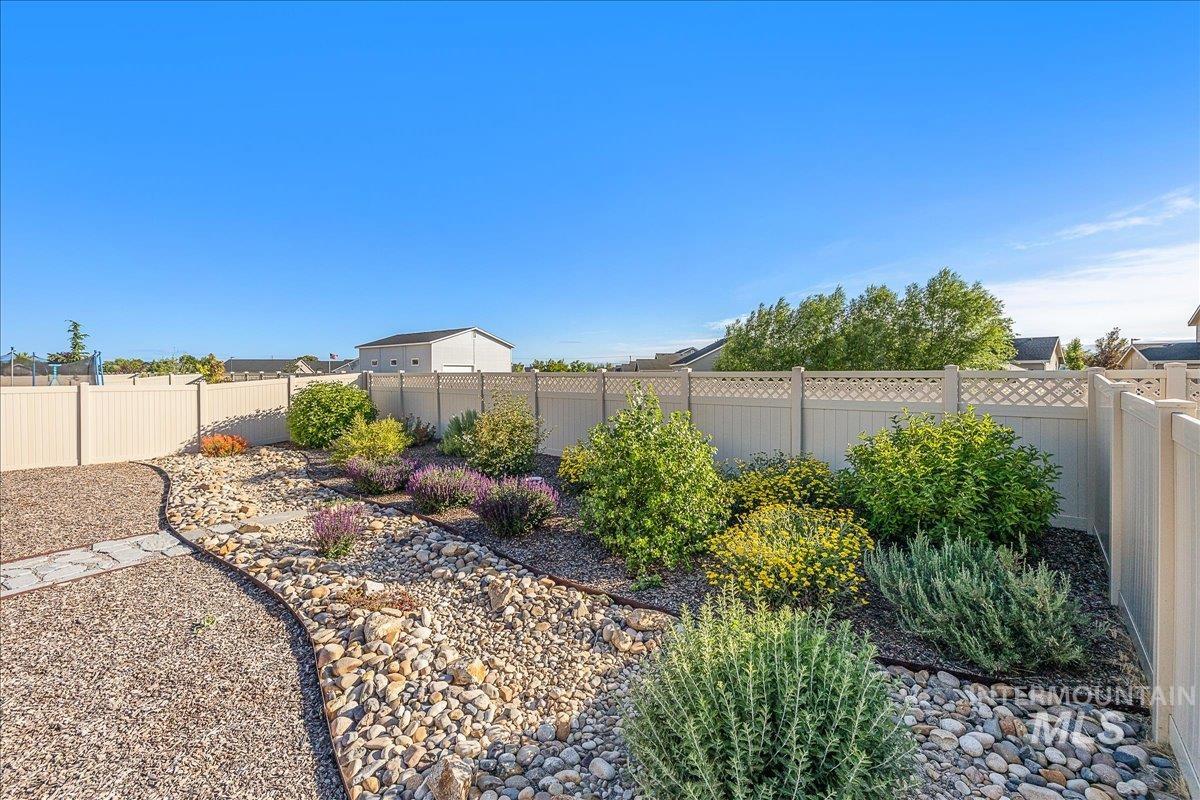 10288 Longtail Dr., Nampa, Idaho 83687, 3 Bedrooms, 2 Bathrooms, Residential For Sale, Price $425,000, 98983930