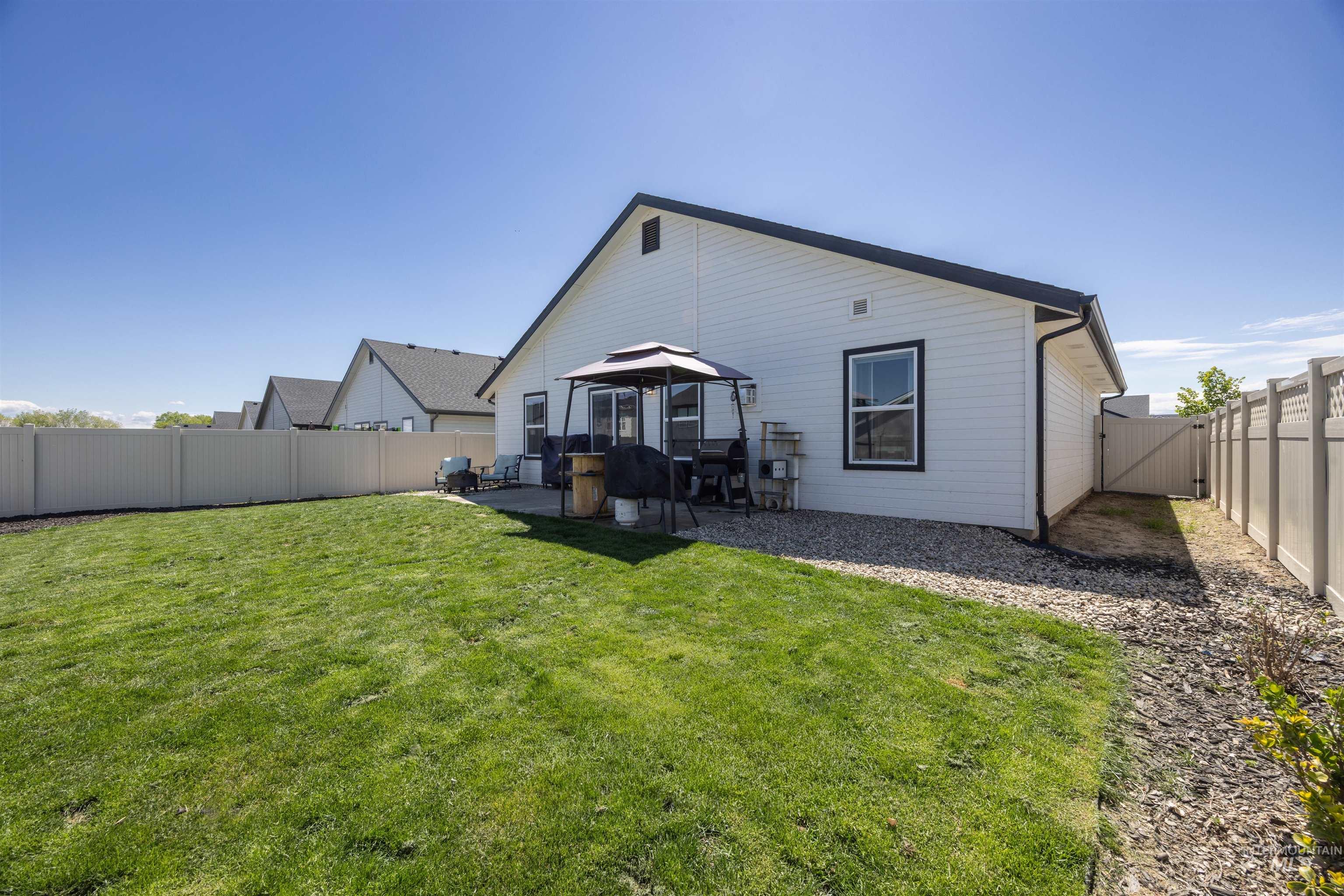 12344 Shadow River St, Caldwell, Idaho 83607, 3 Bedrooms, 2 Bathrooms, Residential For Sale, Price $375,500, 98983932