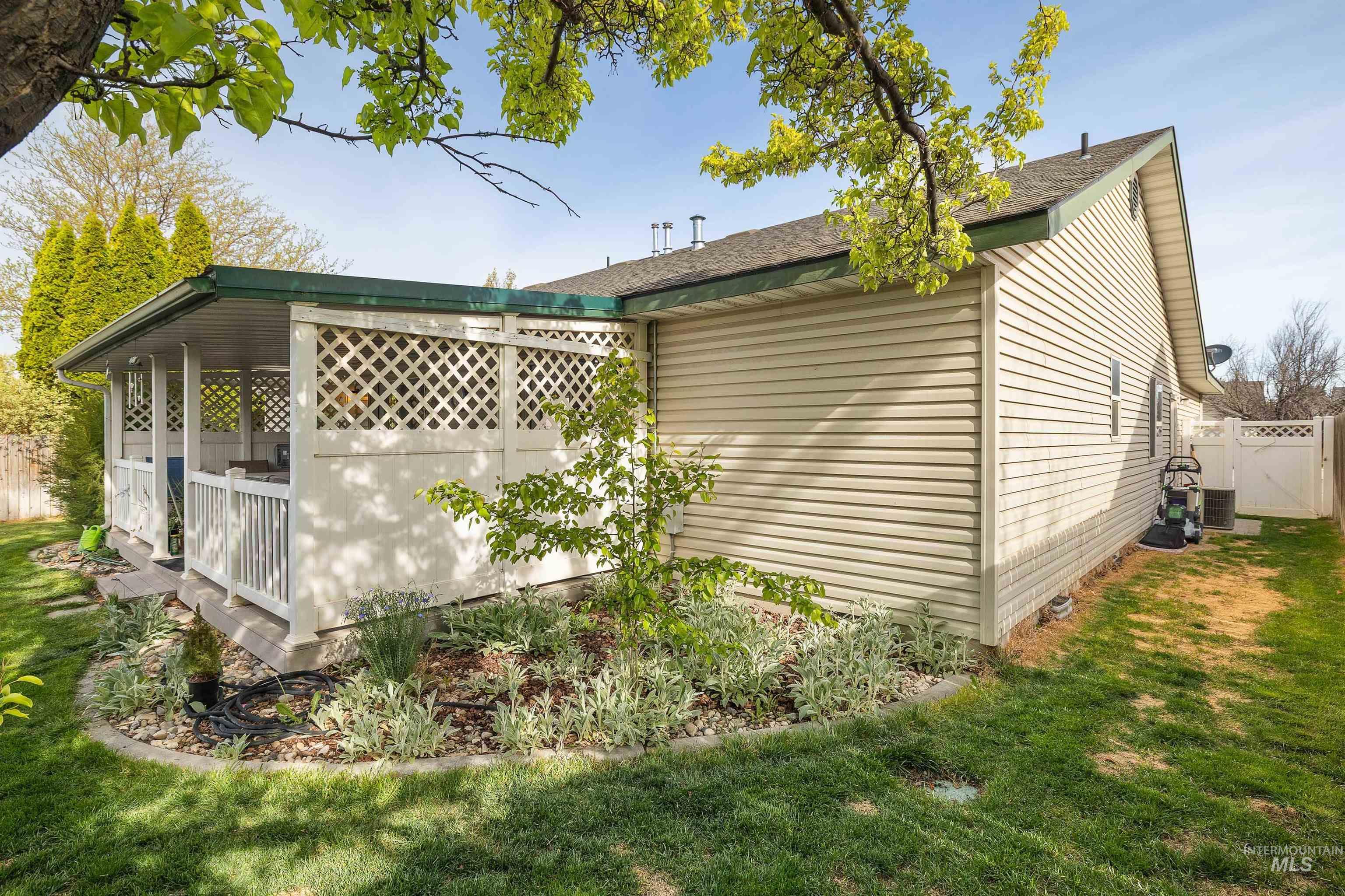 2548 Ironwood Ave, Twin Falls, Idaho 83301, 3 Bedrooms, 2 Bathrooms, Residential For Sale, Price $369,900, 98983935